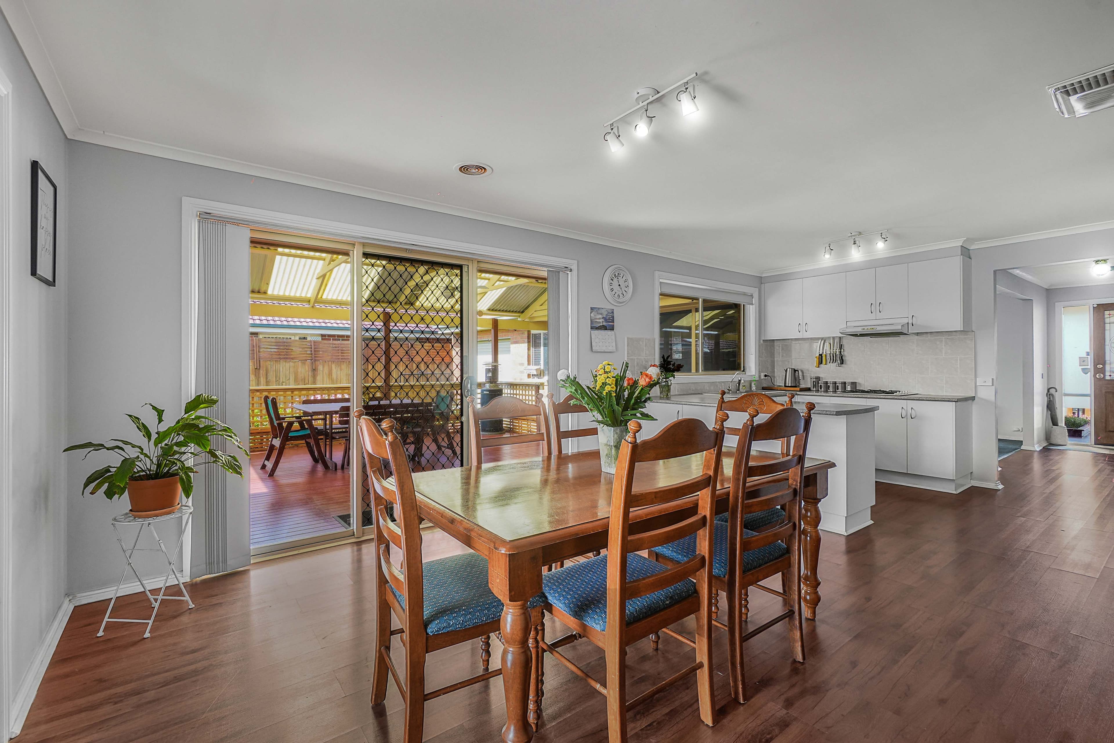 27 Park Boulevard, Pakenham VIC 3810, Pakenham - Thumbnail 3
