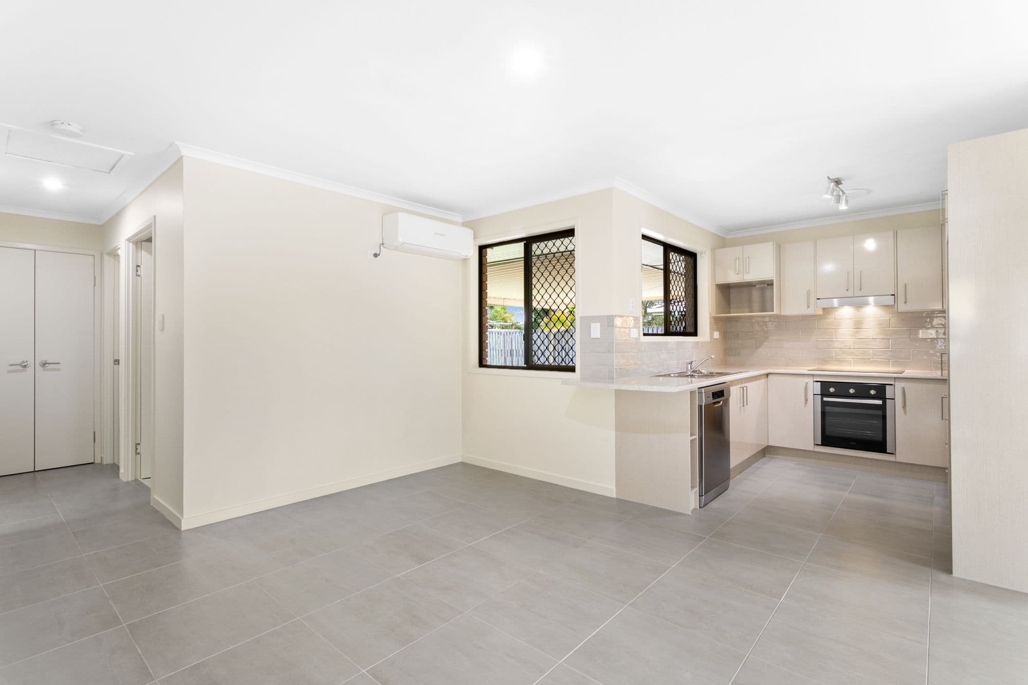 7 Embassy Street, Deception Bay QLD 4508, Deception Bay - Thumbnail 4