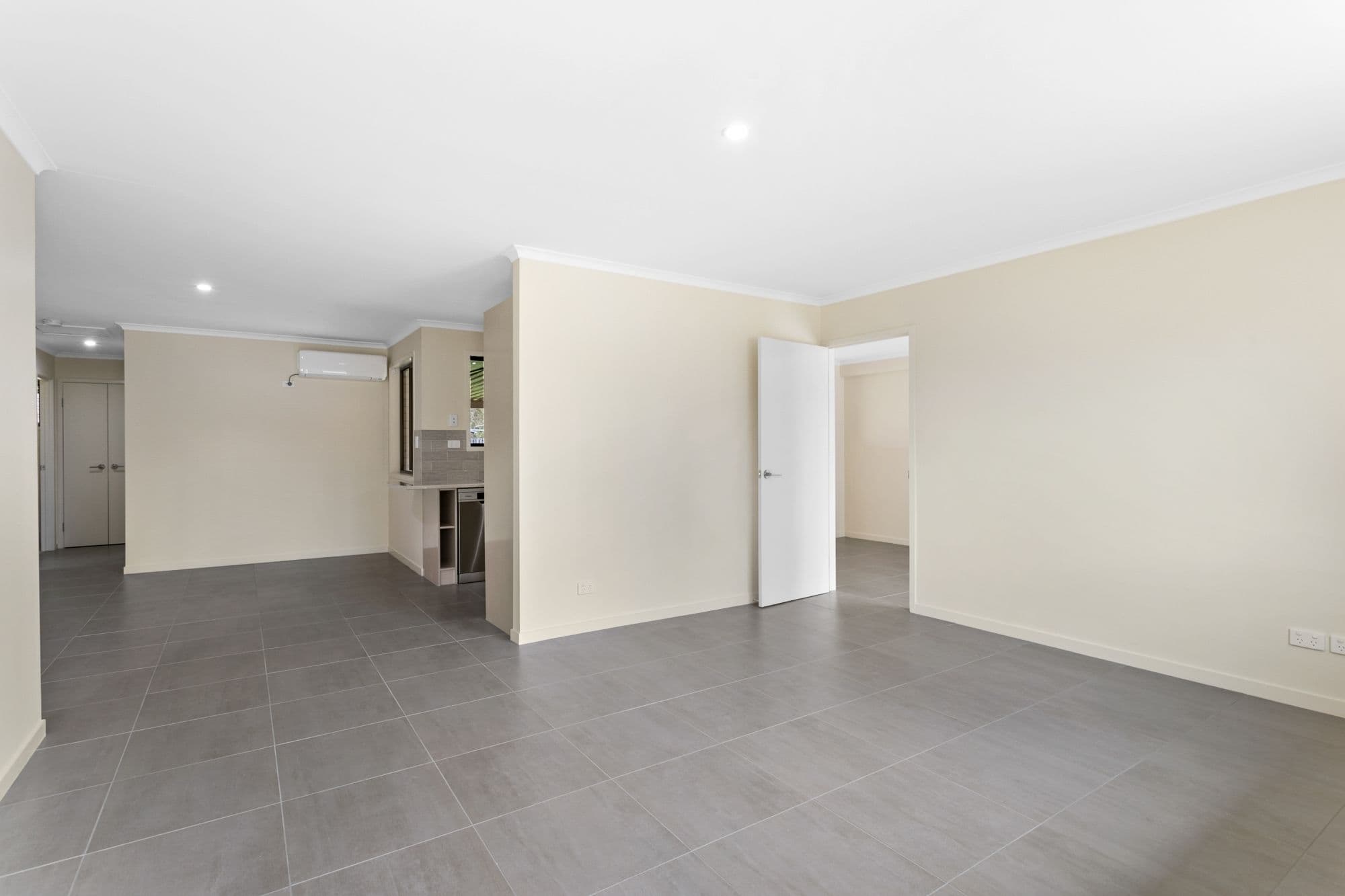 7 Embassy Street, Deception Bay QLD 4508, Deception Bay - Thumbnail 5