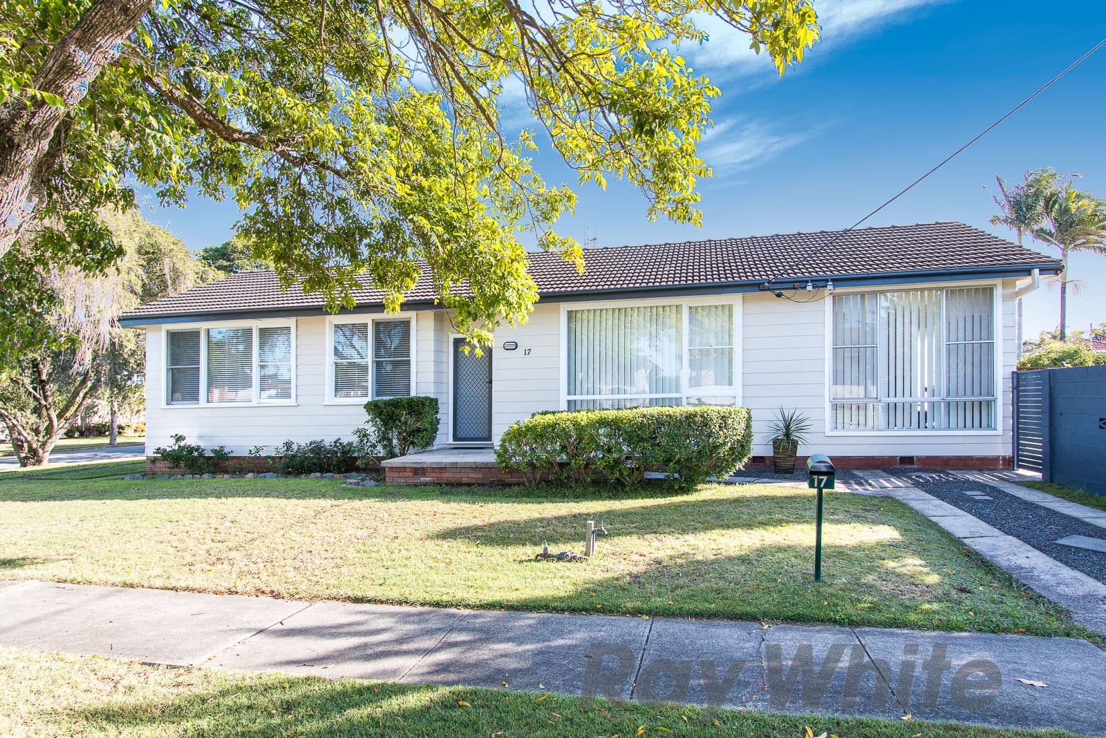 17 Conmurra Circuit, Shortland - Image 1