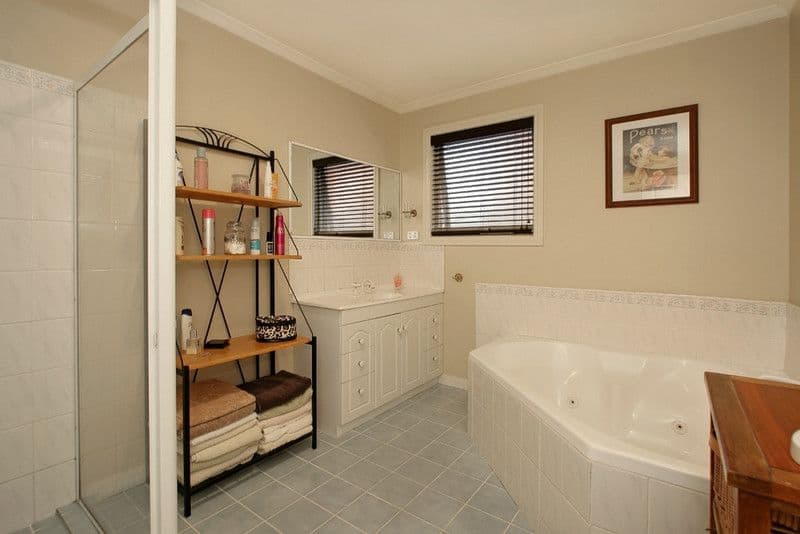 1 Frieda Court, FERNTREE GULLY VIC 3156, Ferntree Gully - Thumbnail 8