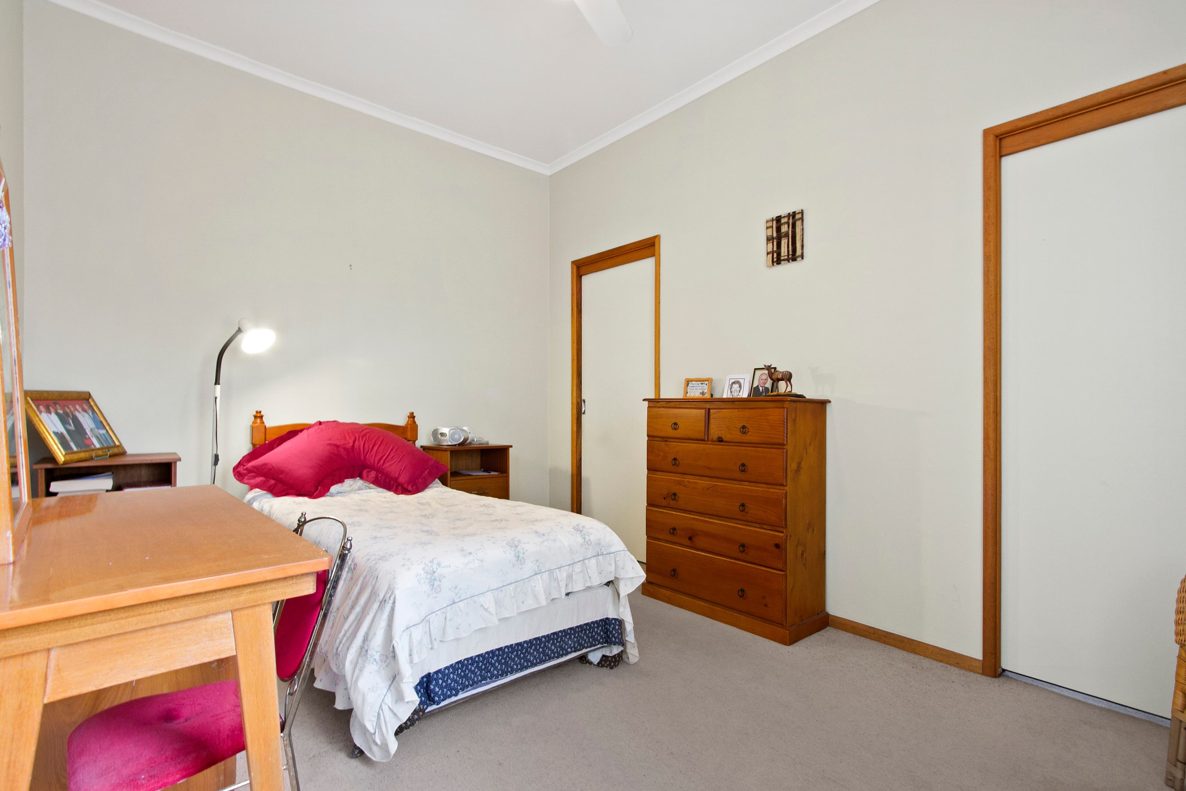 9 Edward Road, Batehaven - Thumbnail 3