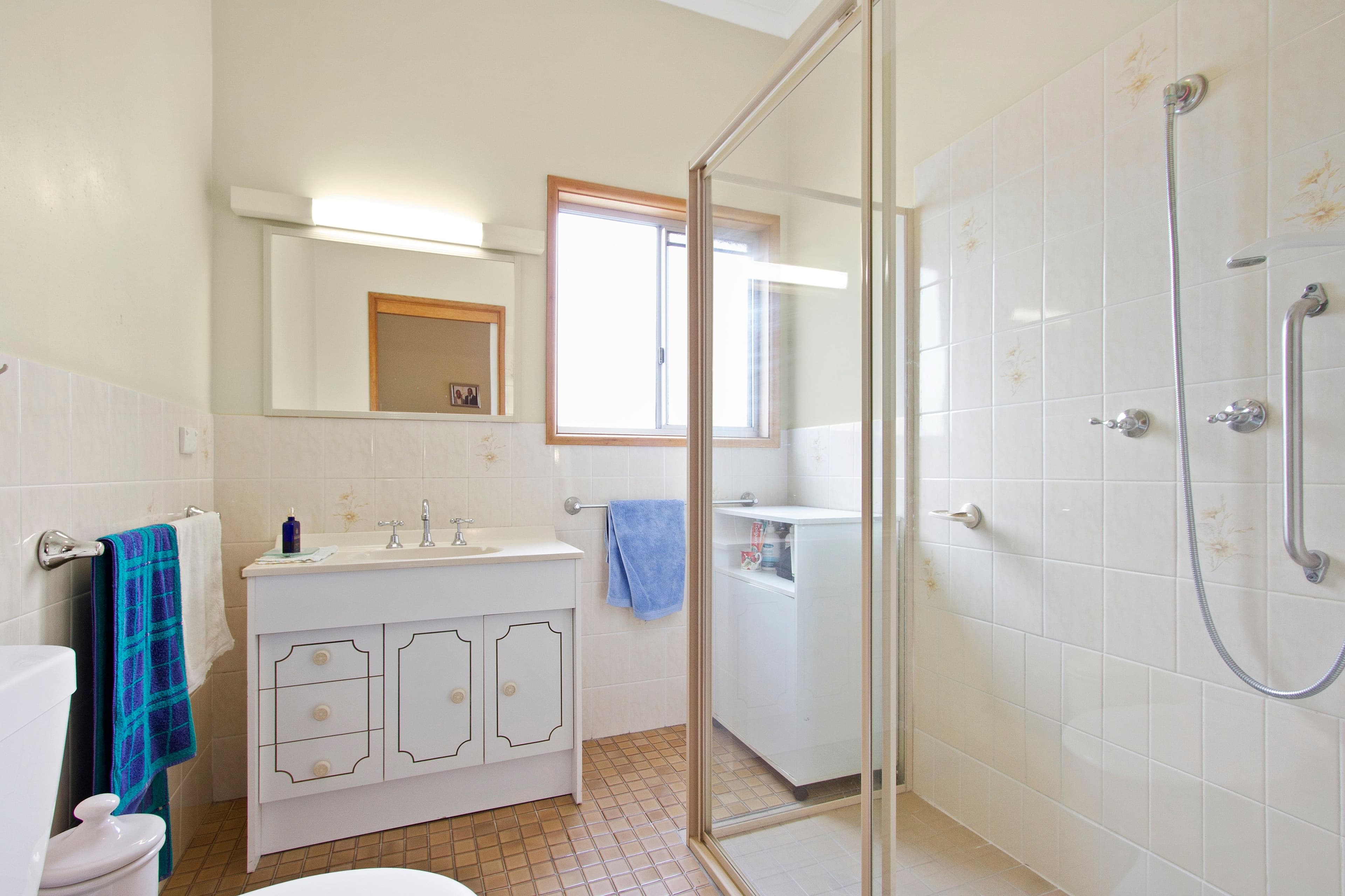 9 Edward Road, Batehaven - Thumbnail 4
