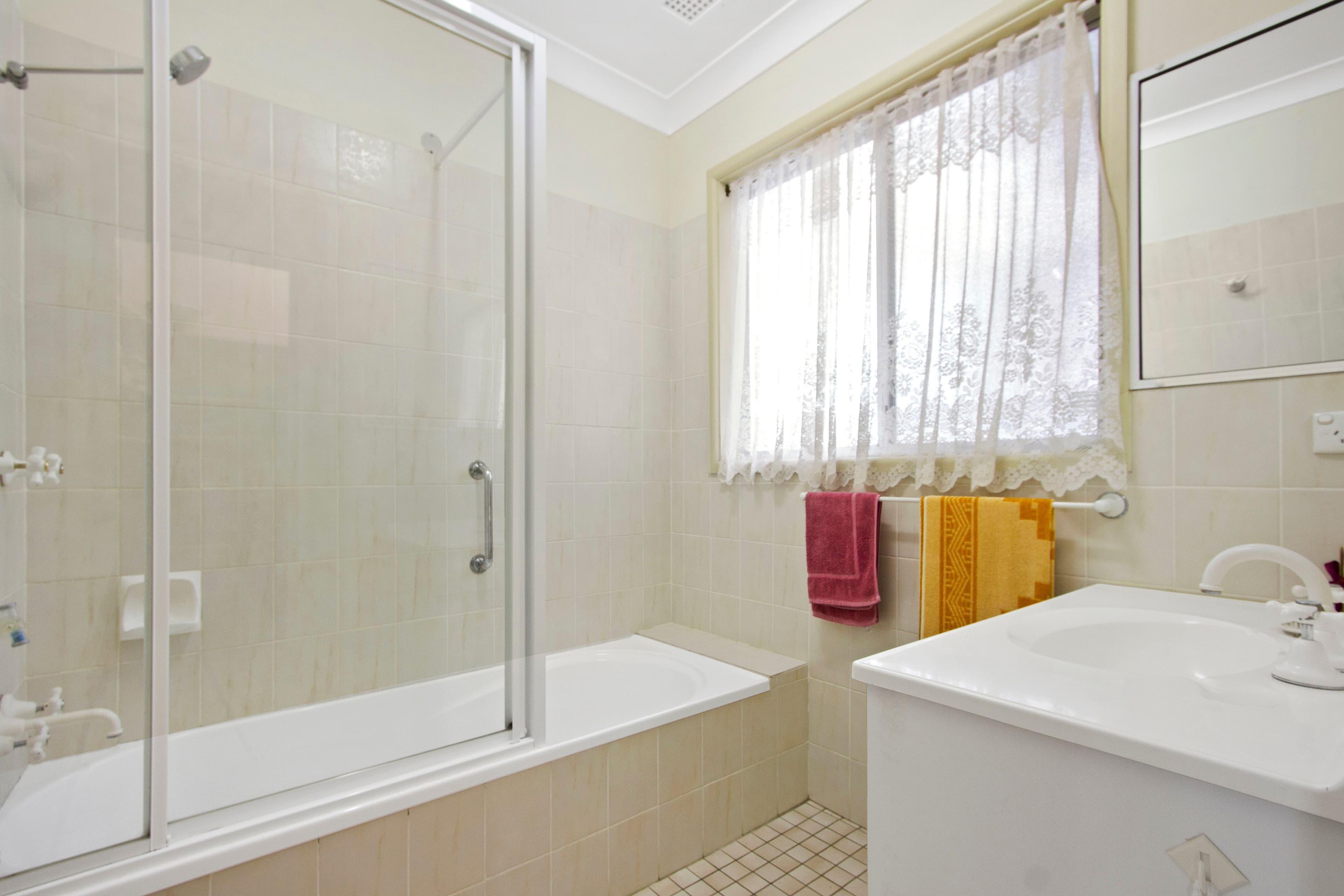 9 Edward Road, Batehaven - Thumbnail 5