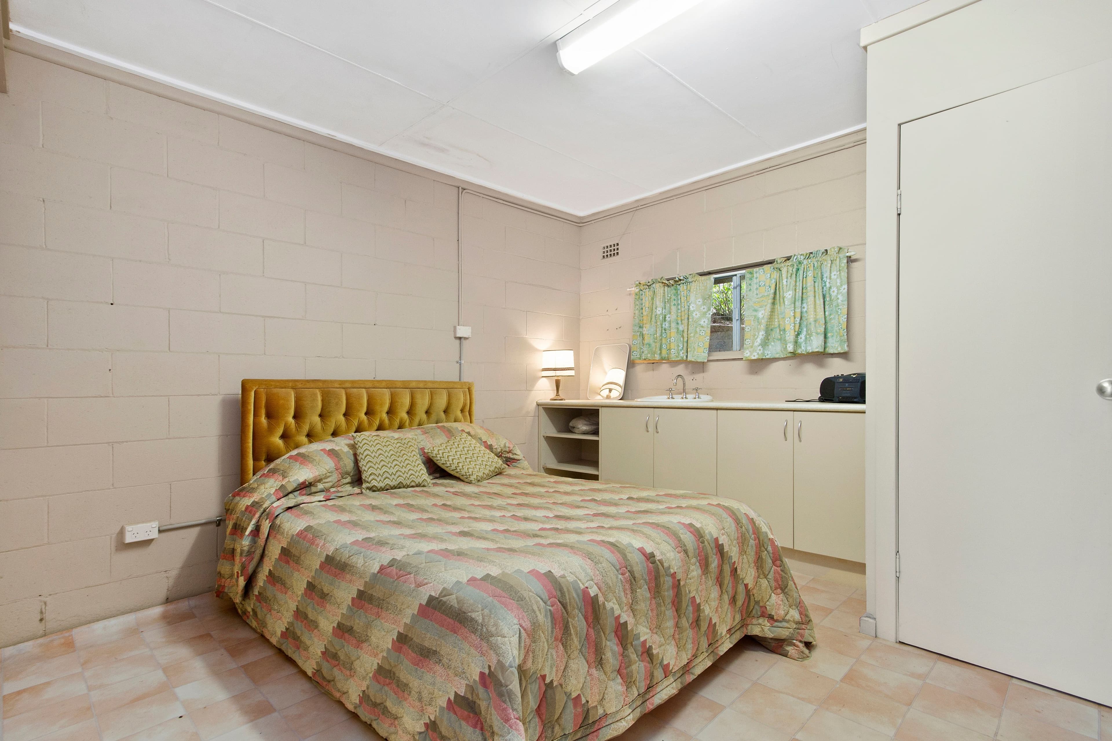 9 Edward Road, Batehaven - Thumbnail 6