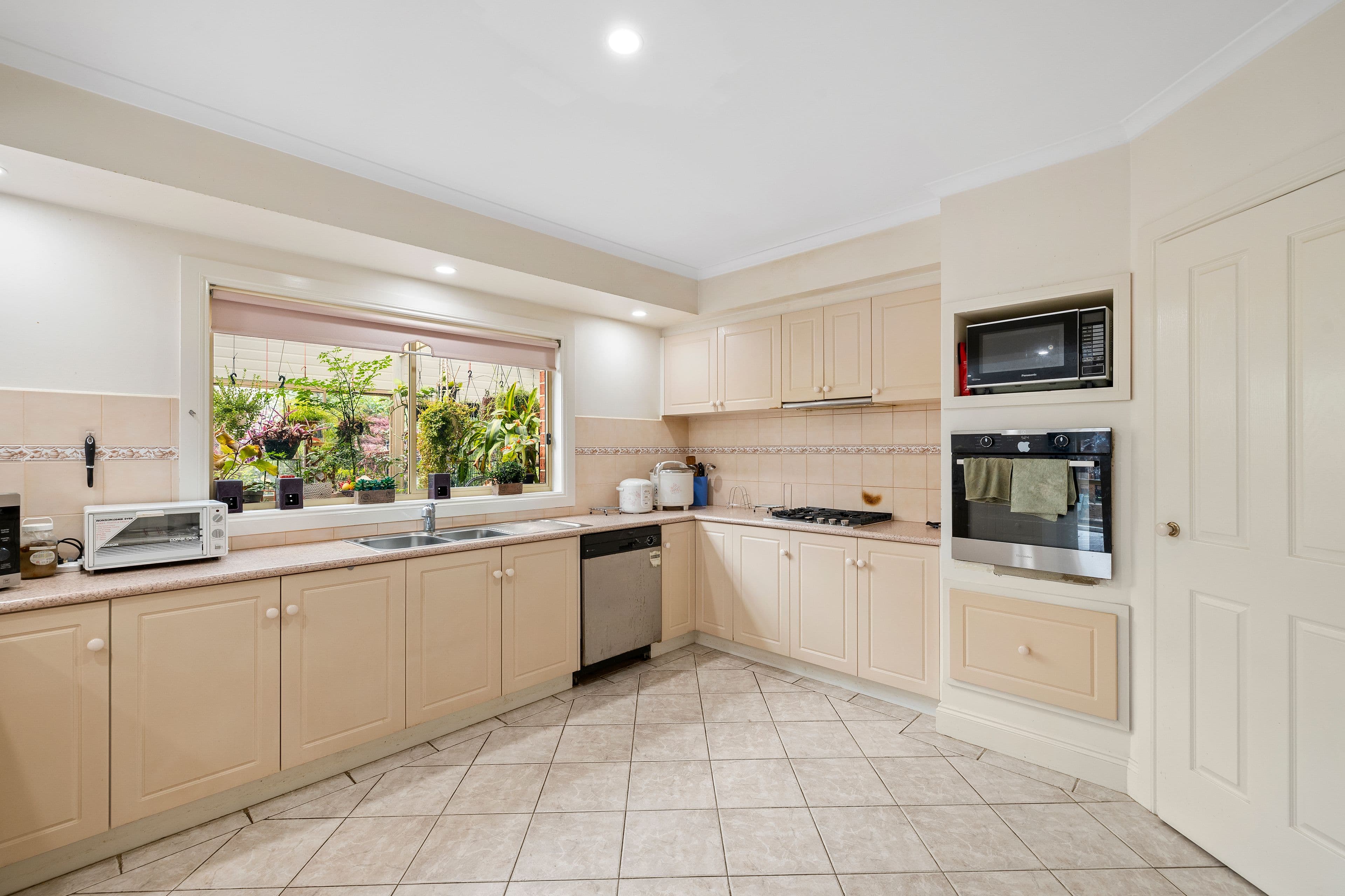 9 Henley Avenue, Vermont South VIC 3133, Vermont South - Thumbnail 5
