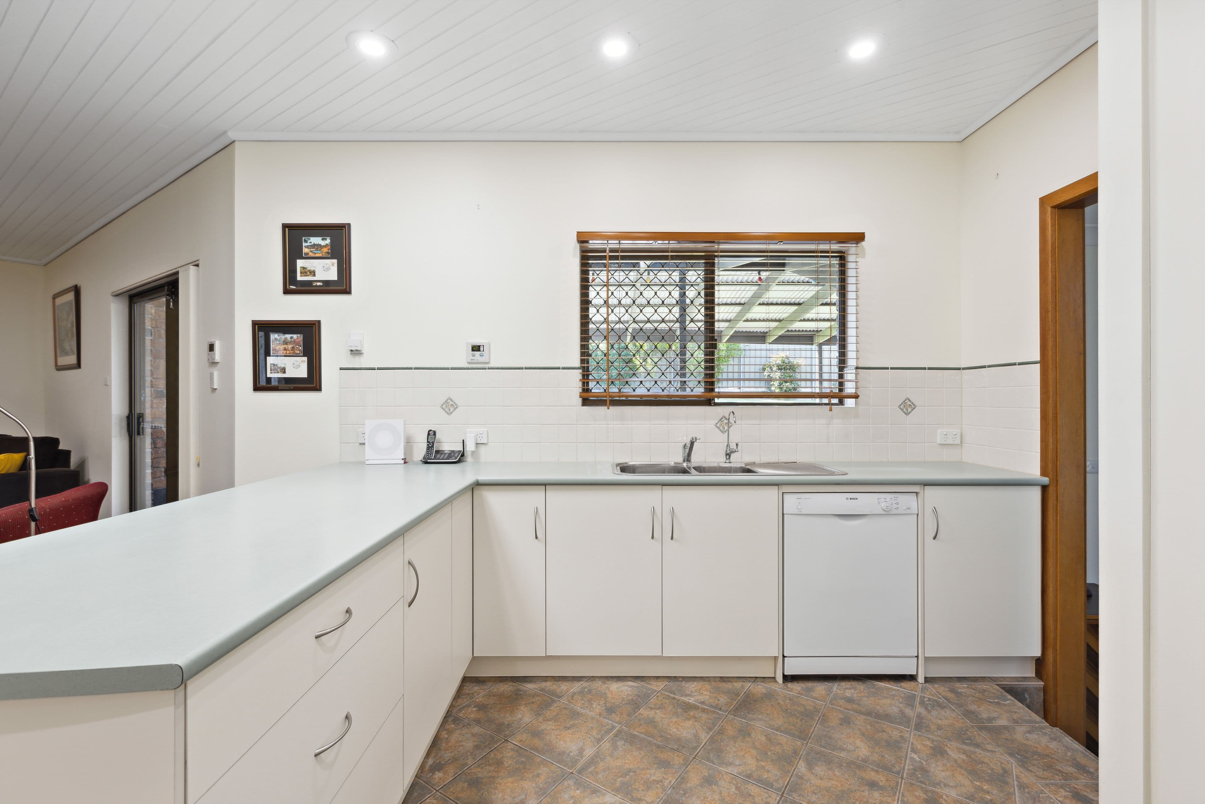 10 Bentley Court, Happy Valley SA 5159, Happy Valley - Thumbnail 7