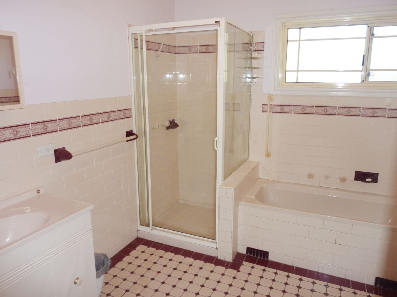 16 Gladstone Street, BELLAMBI NSW 2518, Bellambi - Thumbnail 3