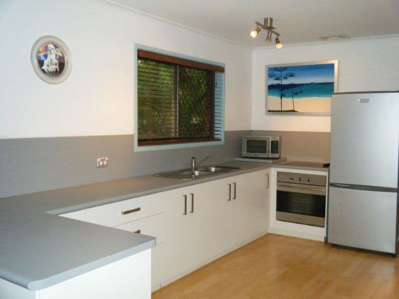 20 Pandanus Drive, CANNONVALE QLD 4802, Cannonvale - Thumbnail 2