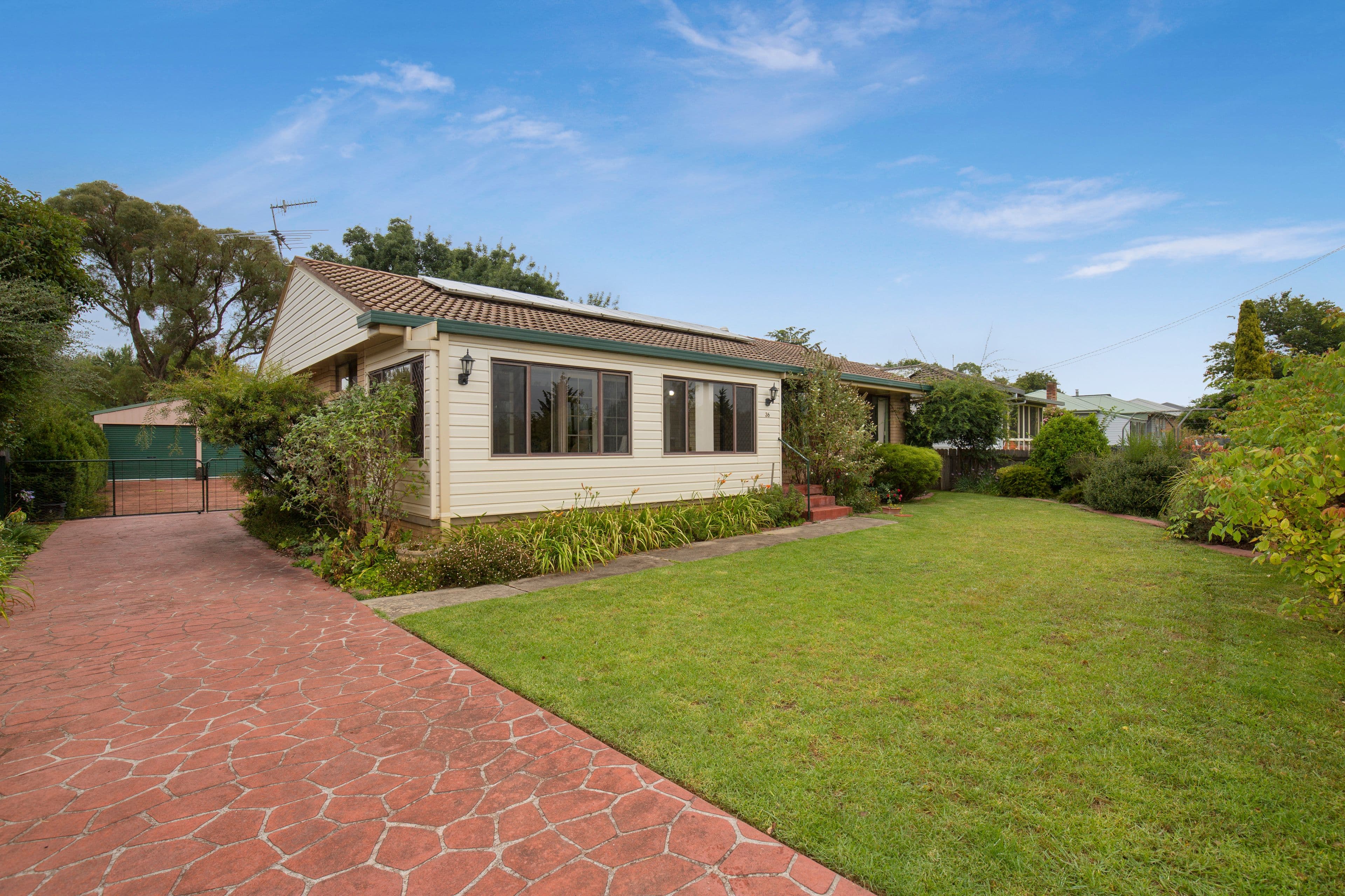 36 Grafton Road, Armidale NSW 2350, Armidale - Image 1