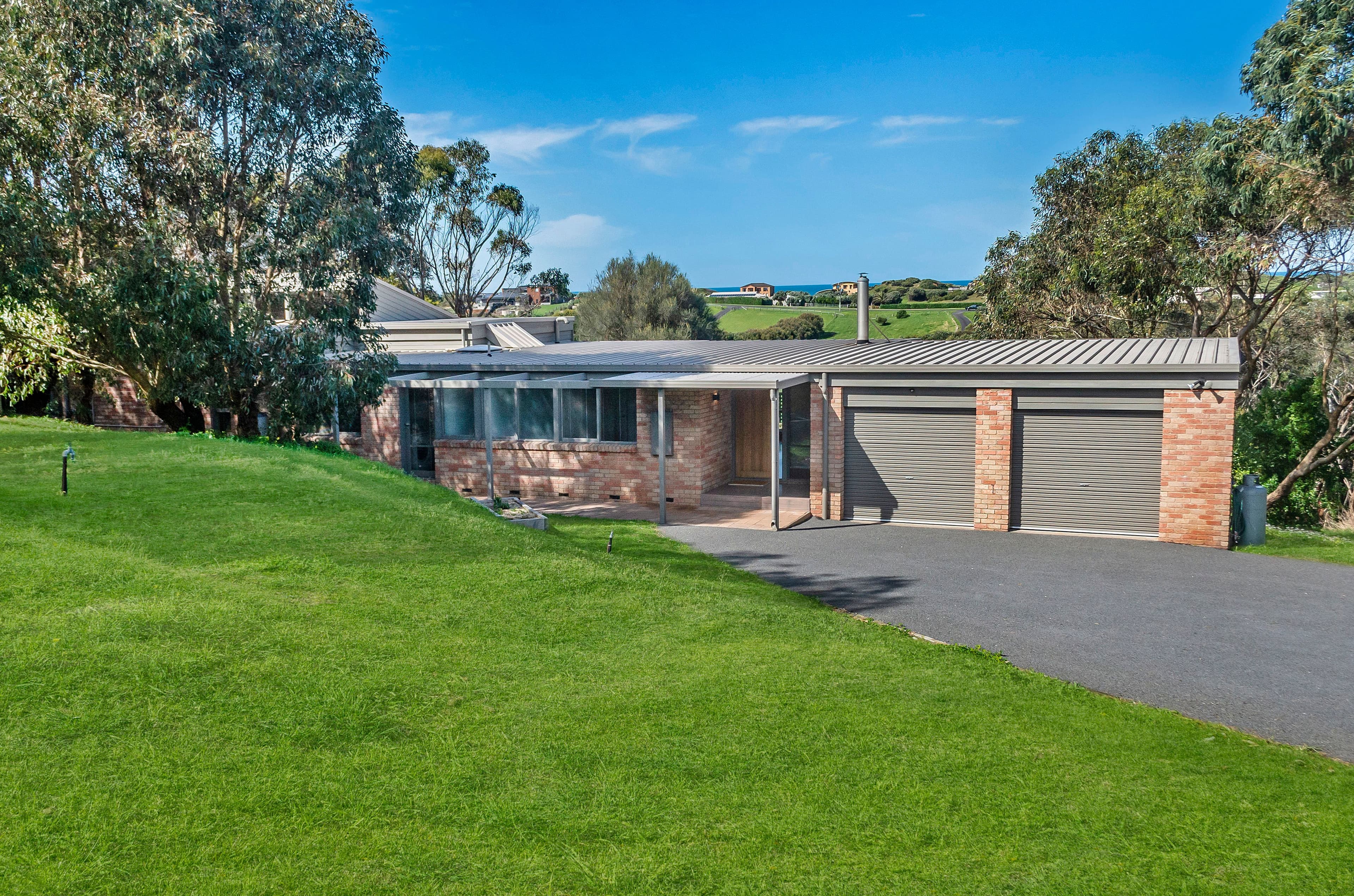 15 Hopkins Point Road, Warrnambool VIC 3280, Warrnambool - Thumbnail 2
