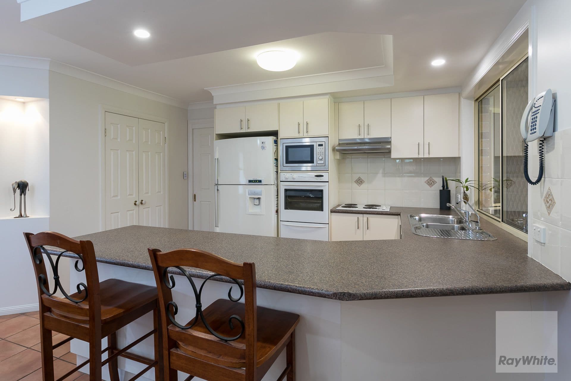 16 Viewfield Street, Redland Bay QLD 4165, Redland Bay - Thumbnail 4