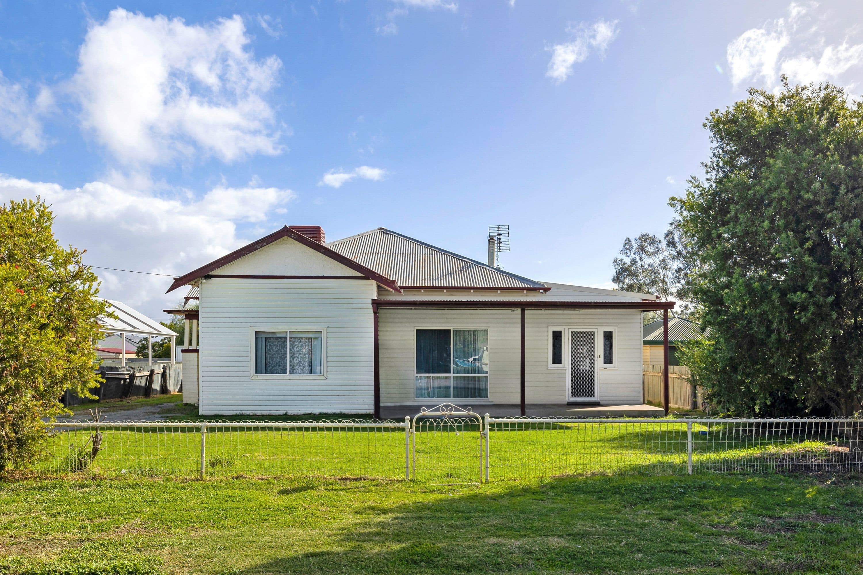 32 Ford Street, Ganmain NSW 2702, Ganmain - Image 1
