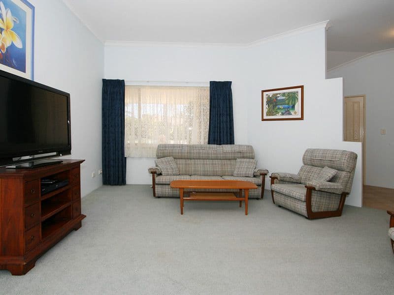 3 Caladenia Place, CANNING VALE WA 6155, Canning Vale - Thumbnail 2
