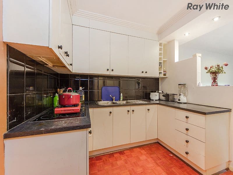 11 John Street, ST ALBANS VIC 3021, St Albans - Thumbnail 2