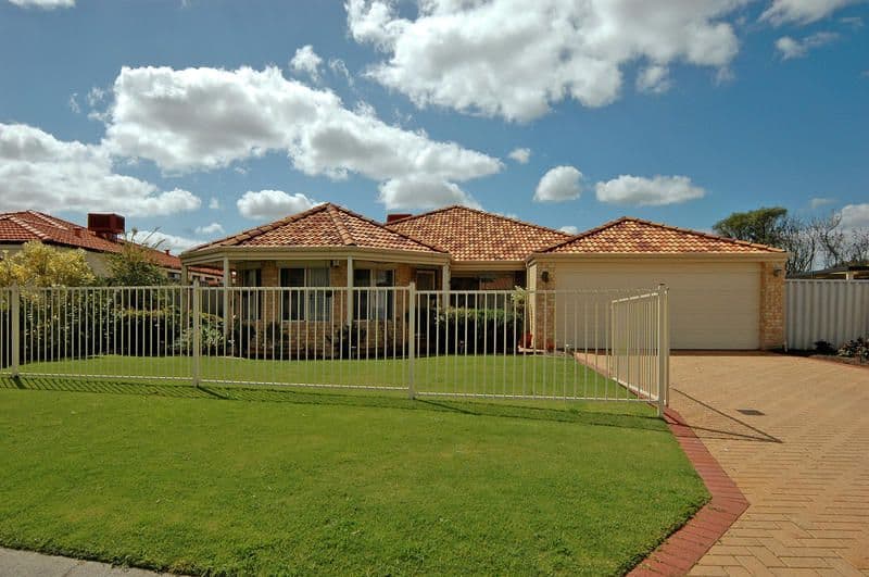 6 Pyrenees Court, CAVERSHAM WA 6055, Caversham - Image 1