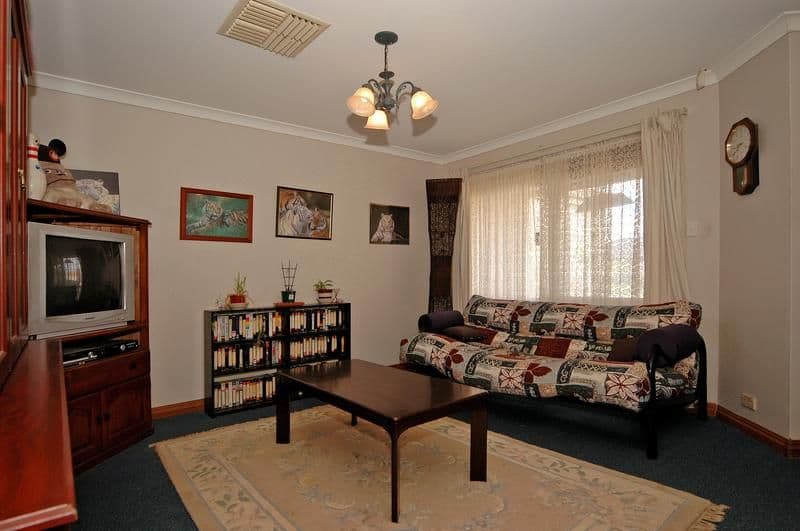6 Pyrenees Court, CAVERSHAM WA 6055, Caversham - Thumbnail 3