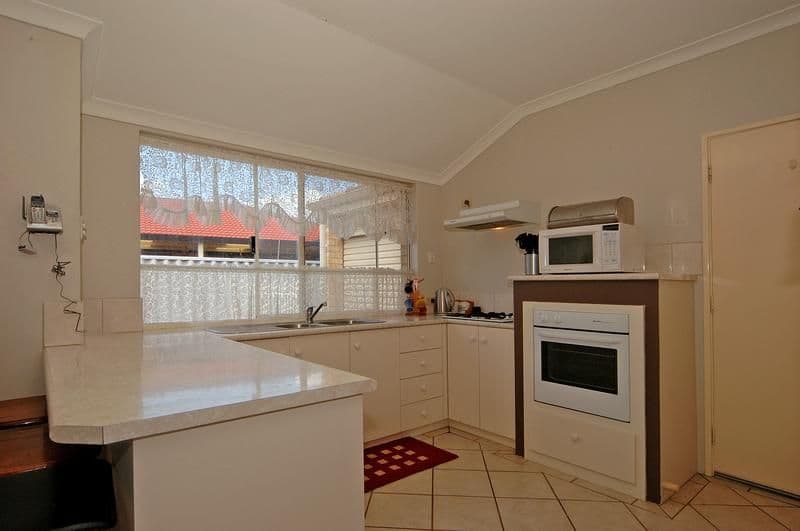 6 Pyrenees Court, CAVERSHAM WA 6055, Caversham - Thumbnail 7