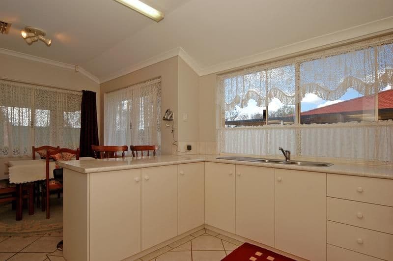 6 Pyrenees Court, CAVERSHAM WA 6055, Caversham - Thumbnail 8