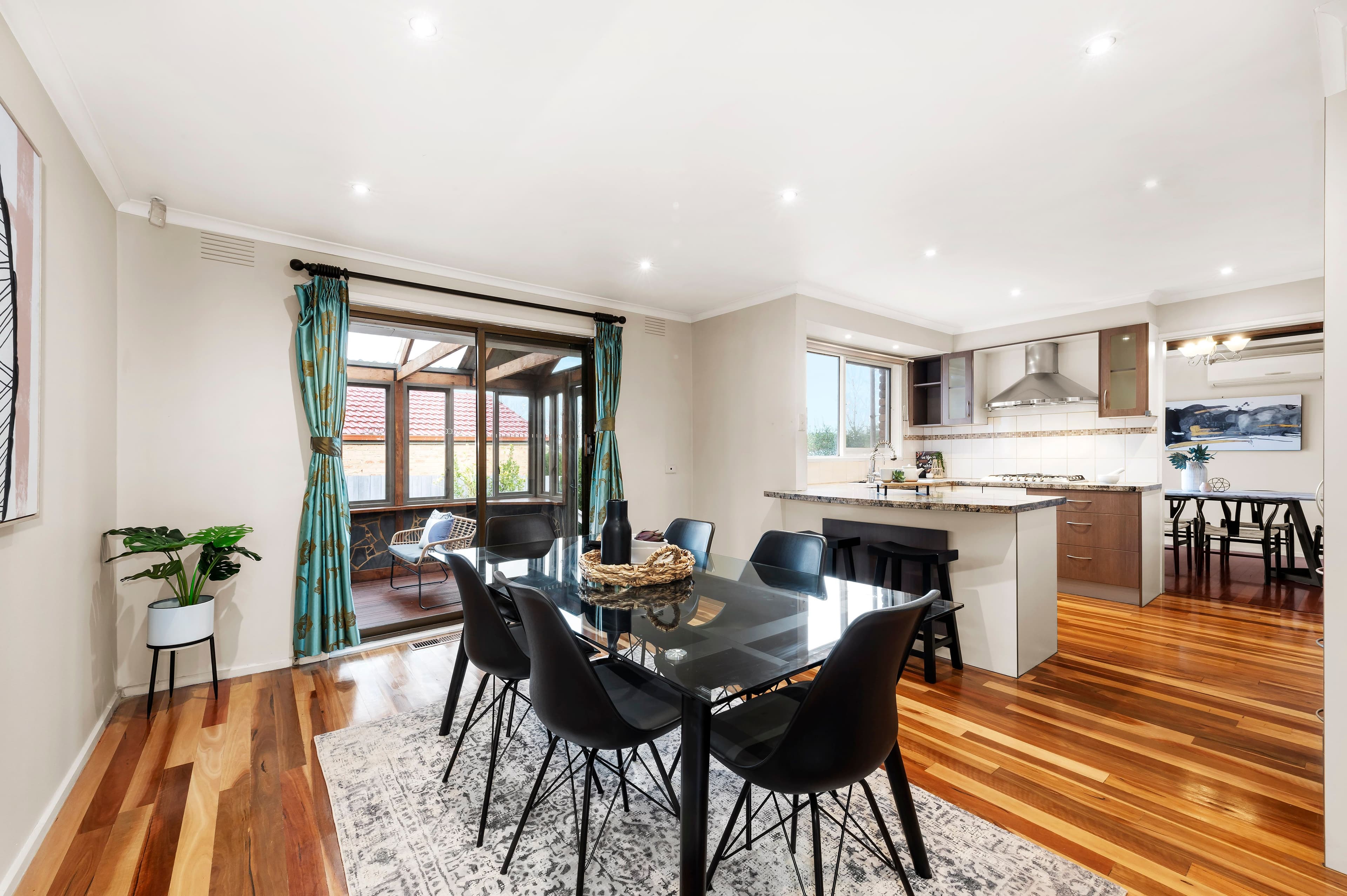 8 Wanaka Close, Rowville VIC 3178, Rowville - Thumbnail 3