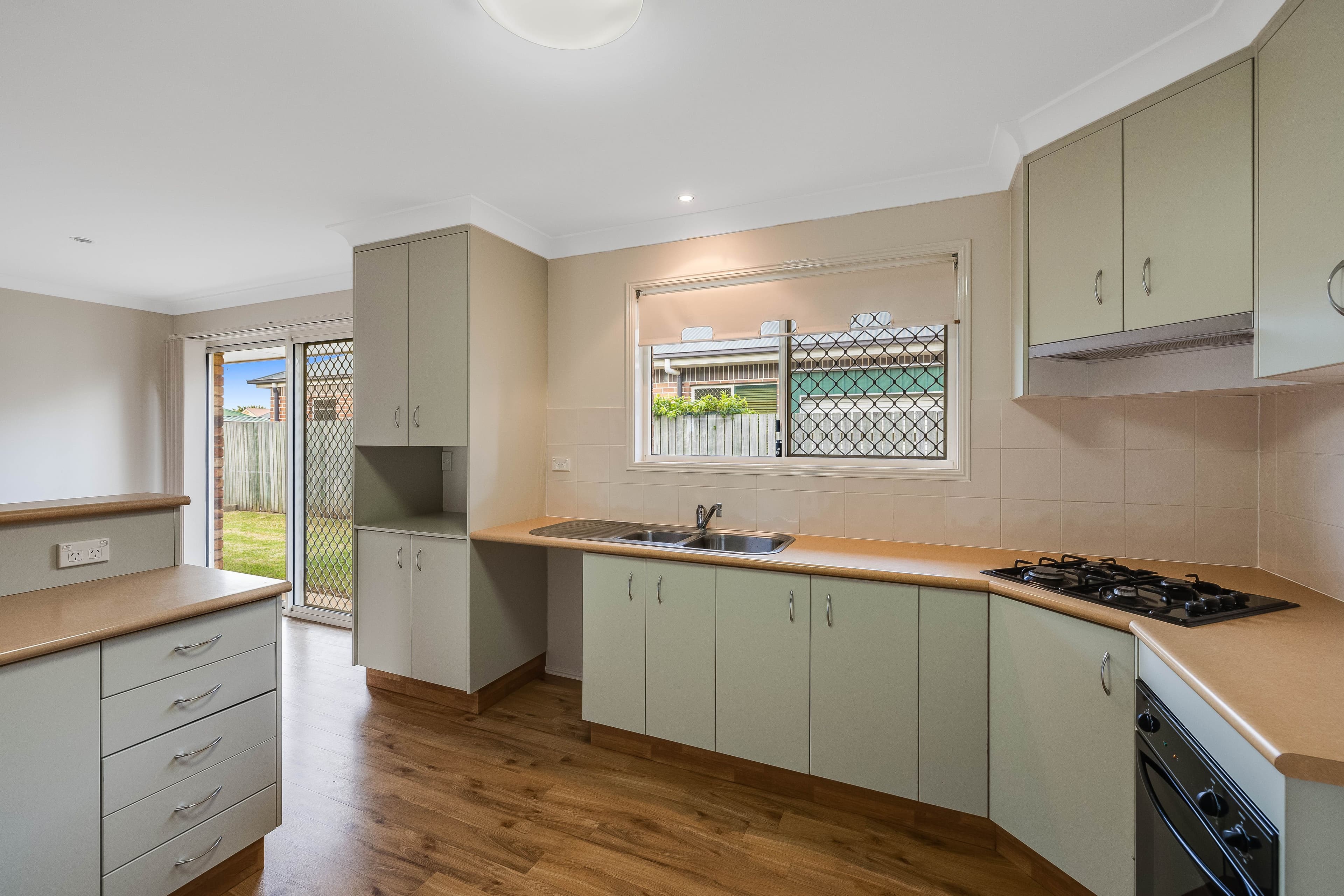 157 Spring Street, Middle Ridge QLD 4350, Middle Ridge - Thumbnail 4