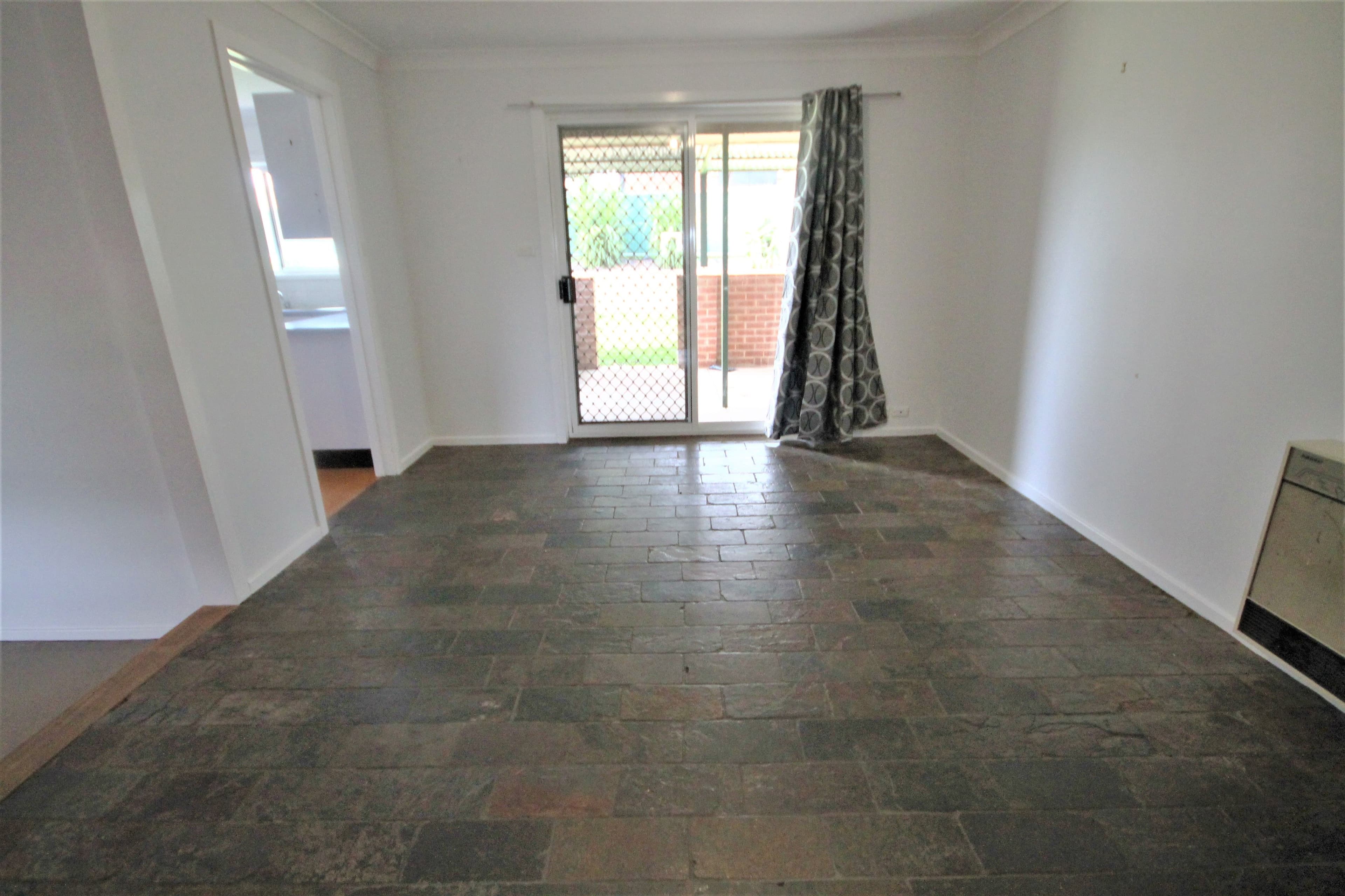 69 Blackett Avenue, Young - Thumbnail 6