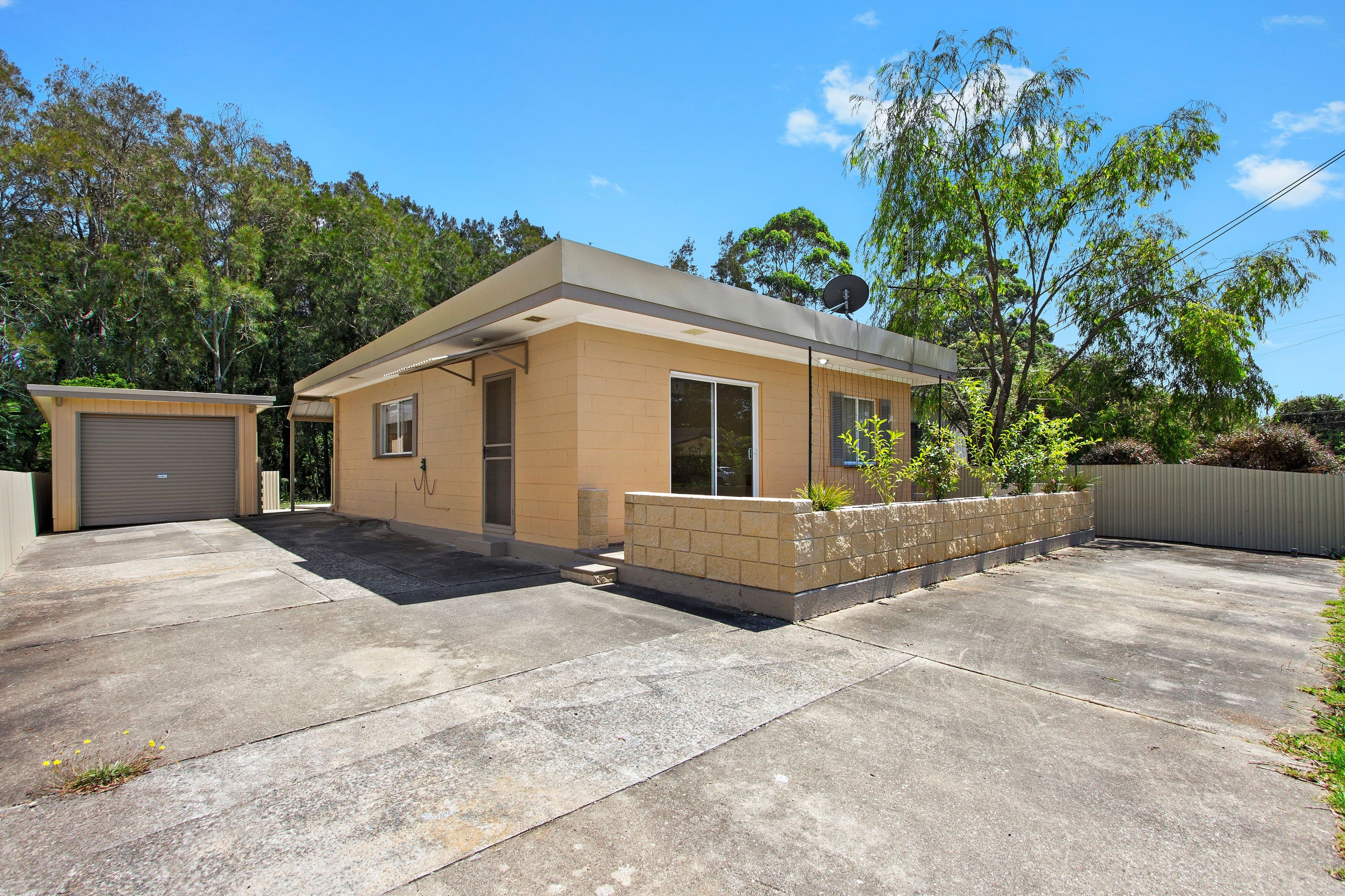 64 Edward Road, Batehaven - Thumbnail 3