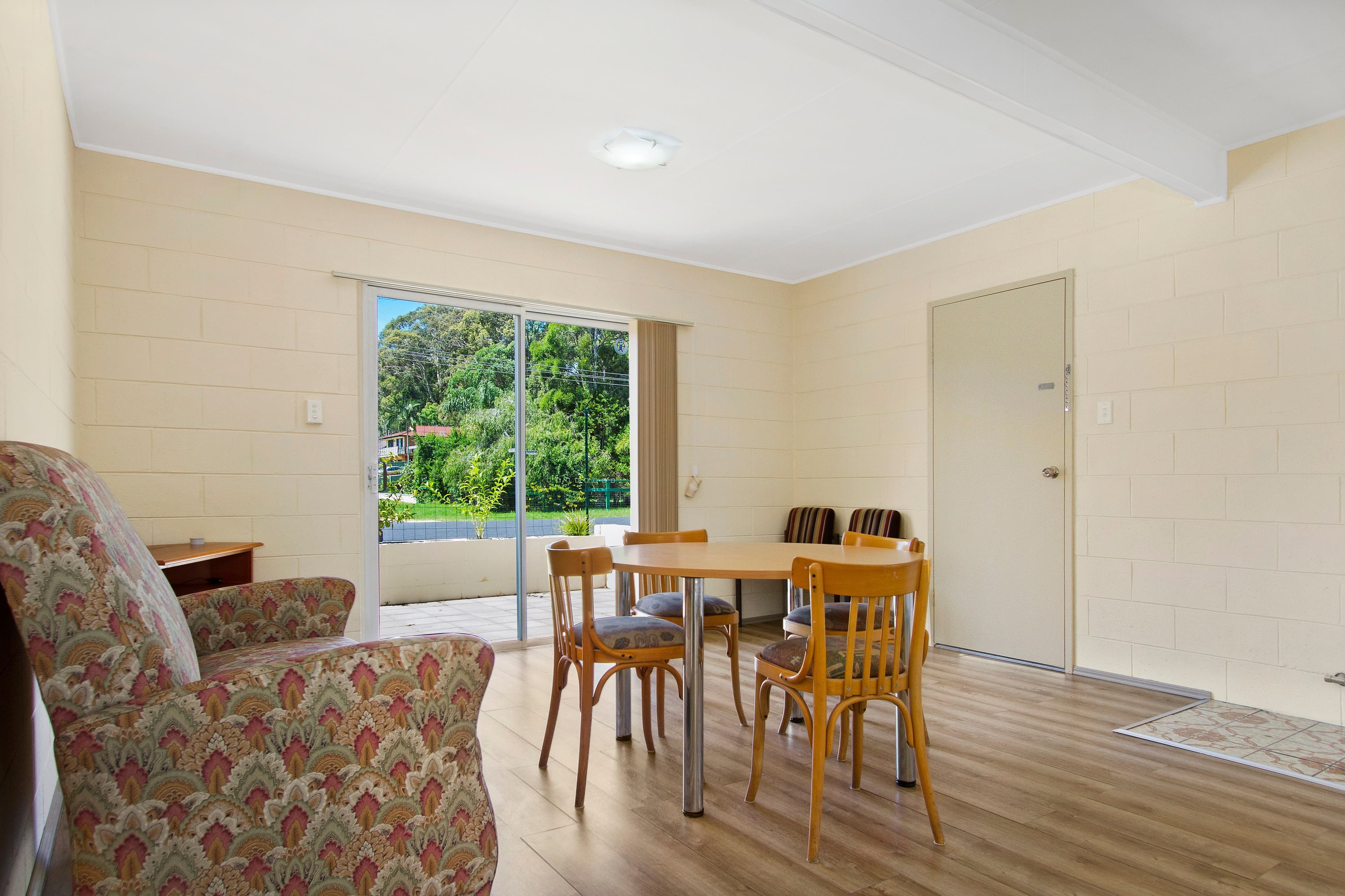 64 Edward Road, Batehaven - Thumbnail 4