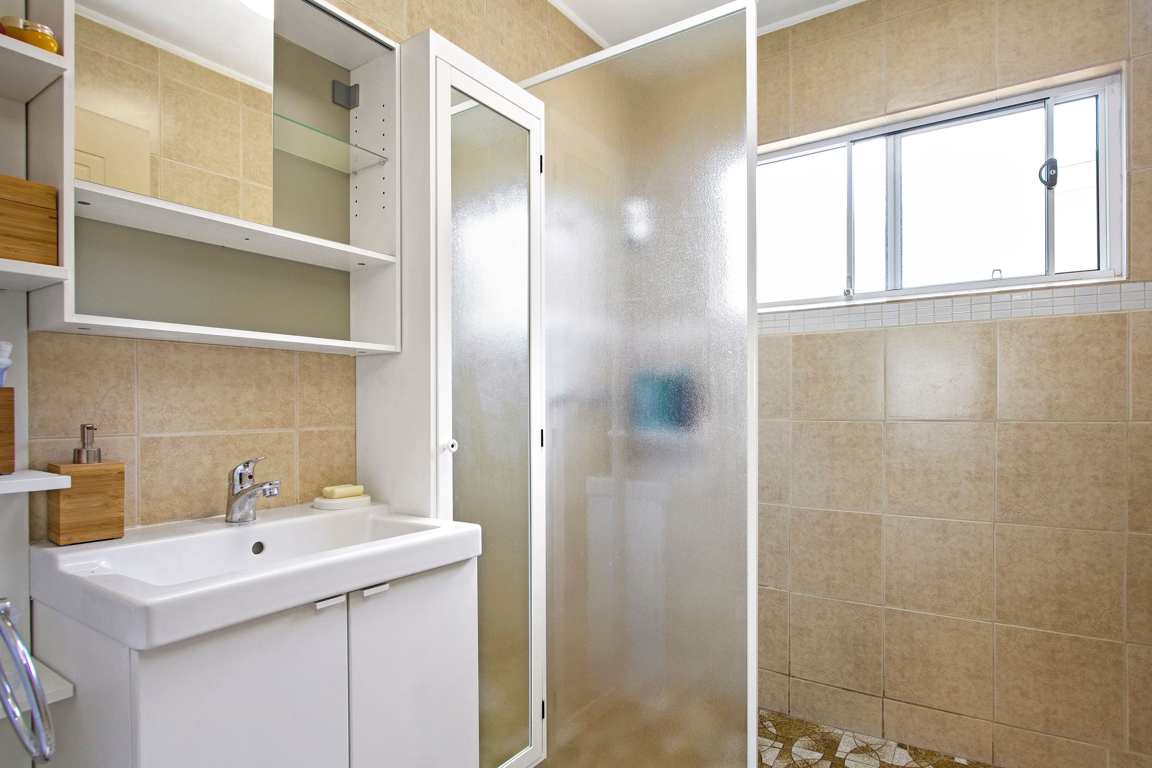 64 Edward Road, Batehaven - Thumbnail 7