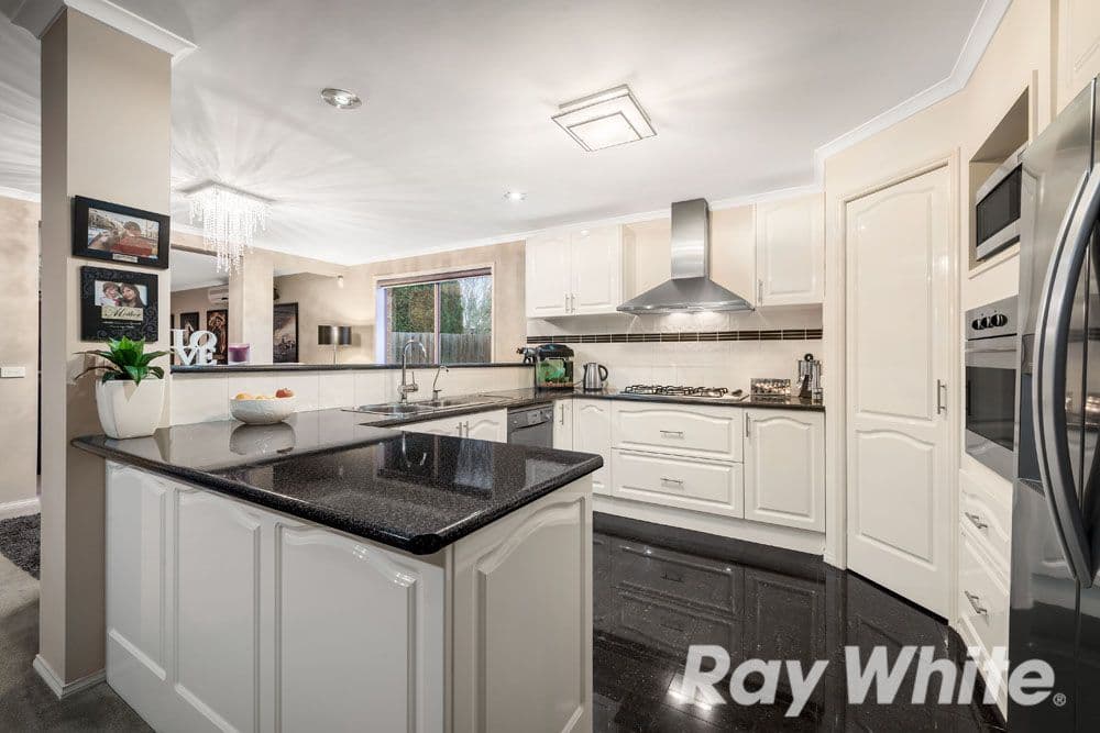 9 Ian Court, Rowville VIC 3178, Rowville - Thumbnail 3