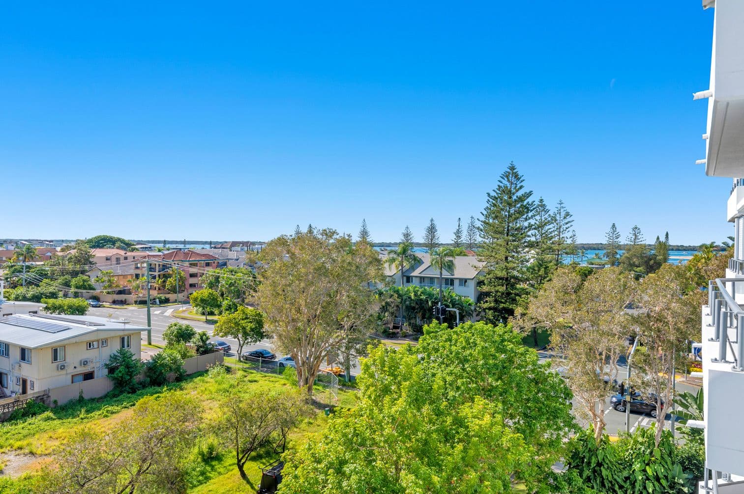 20 Bayview Street, Runaway Bay QLD 4216, Runaway Bay - Thumbnail 2