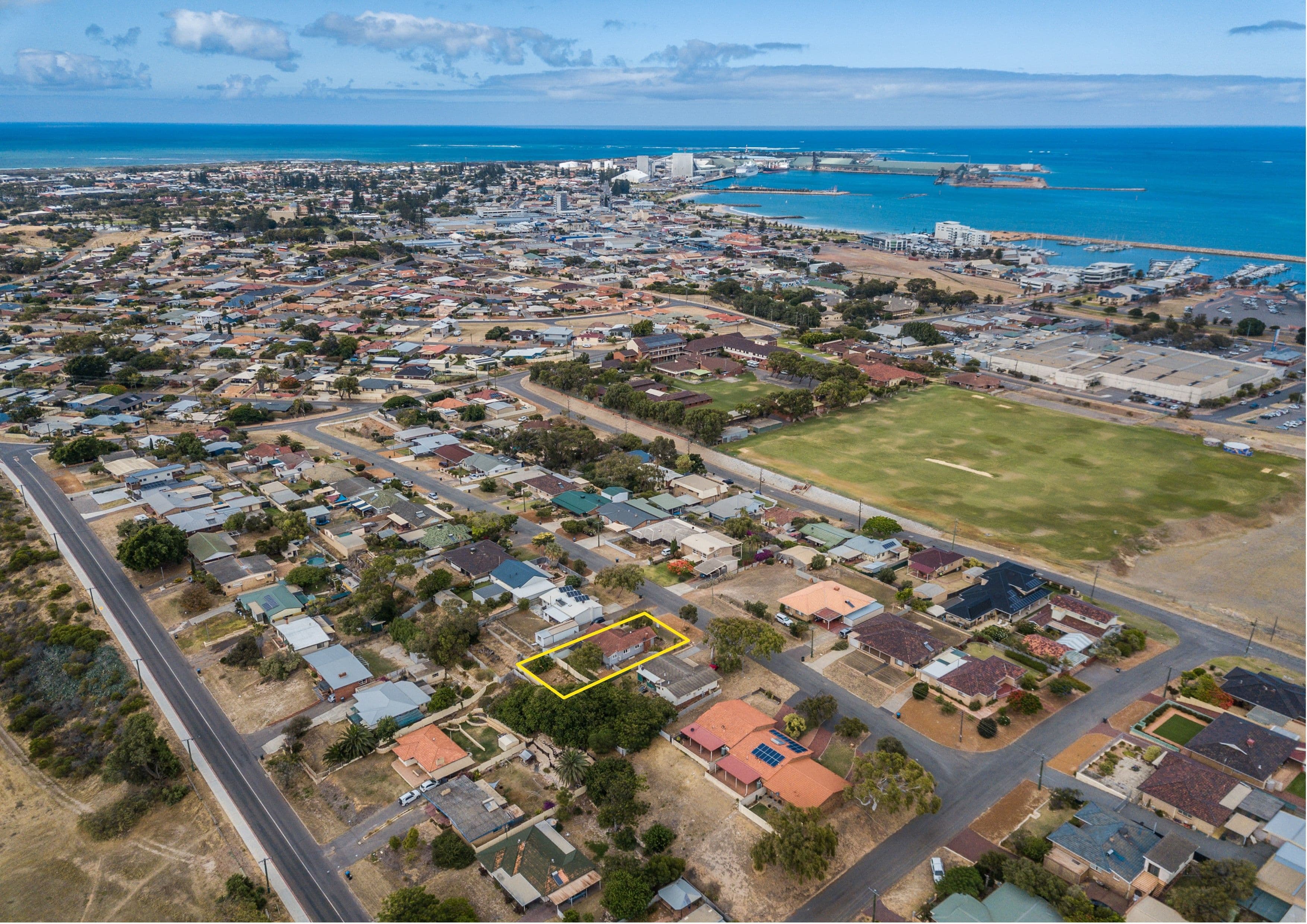 24 Albert Street, Geraldton WA 6530, Geraldton - Thumbnail 2
