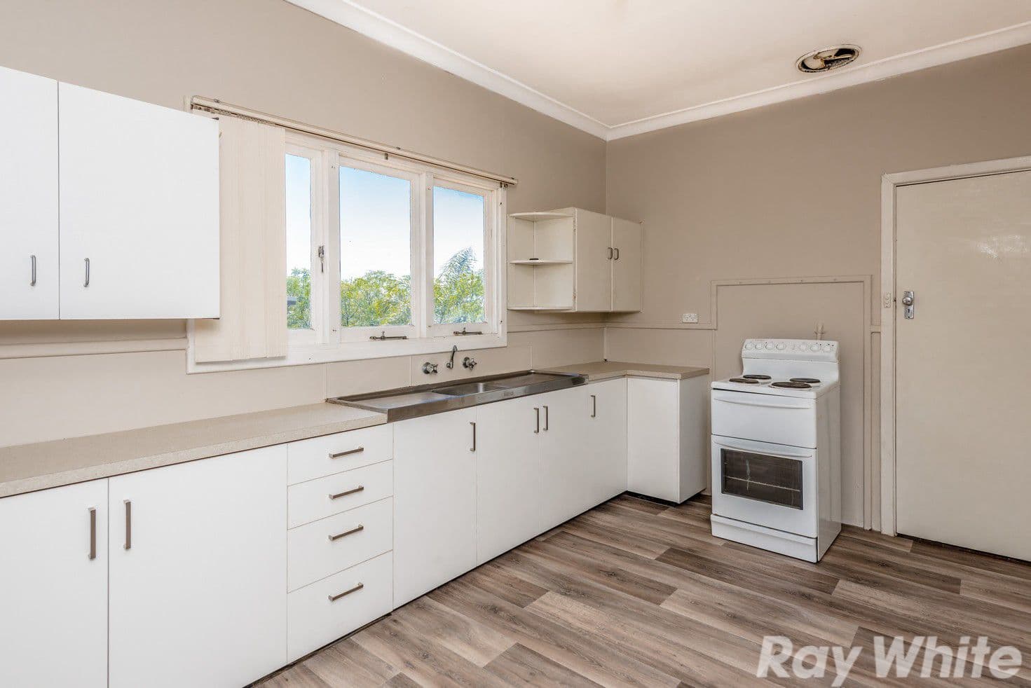 24 Albert Street, Geraldton WA 6530, Geraldton - Thumbnail 3