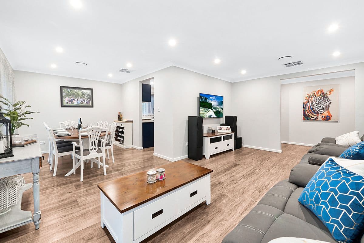 11 Horsfield Street, Cranbourne North VIC 3977, Cranbourne North - Thumbnail 2