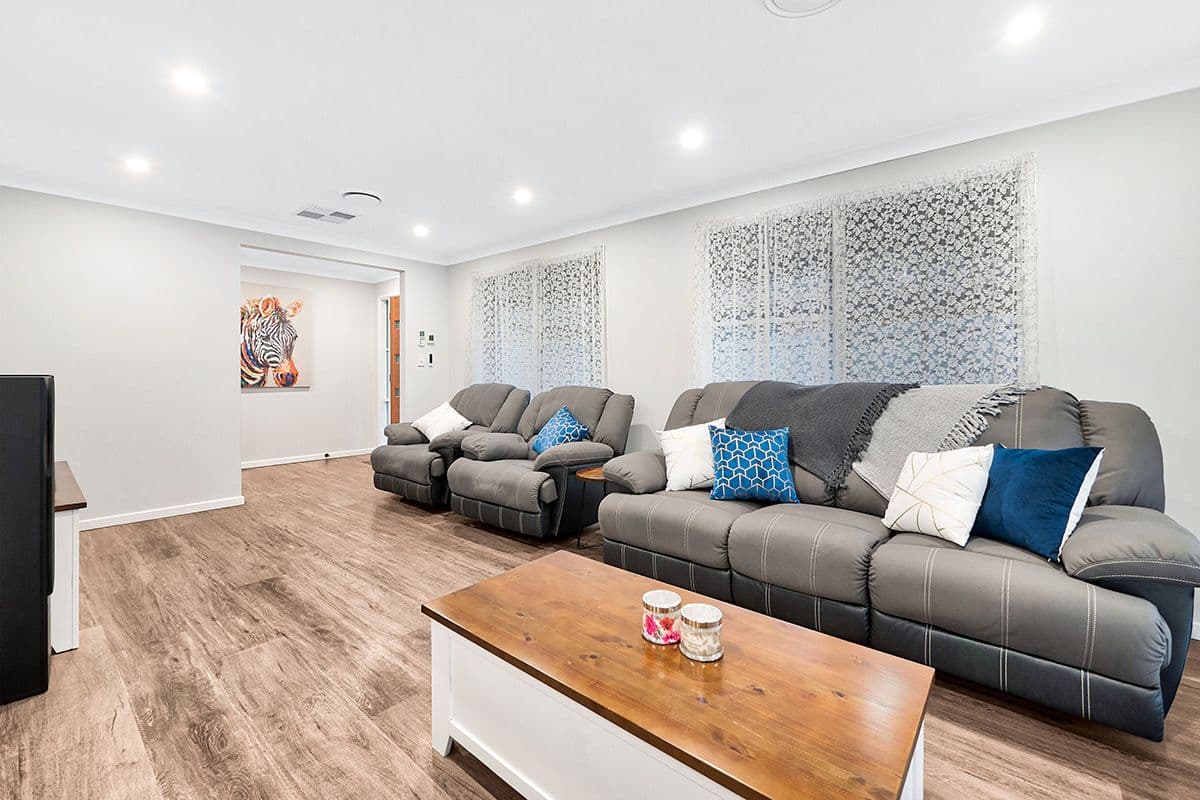11 Horsfield Street, Cranbourne North VIC 3977, Cranbourne North - Thumbnail 4