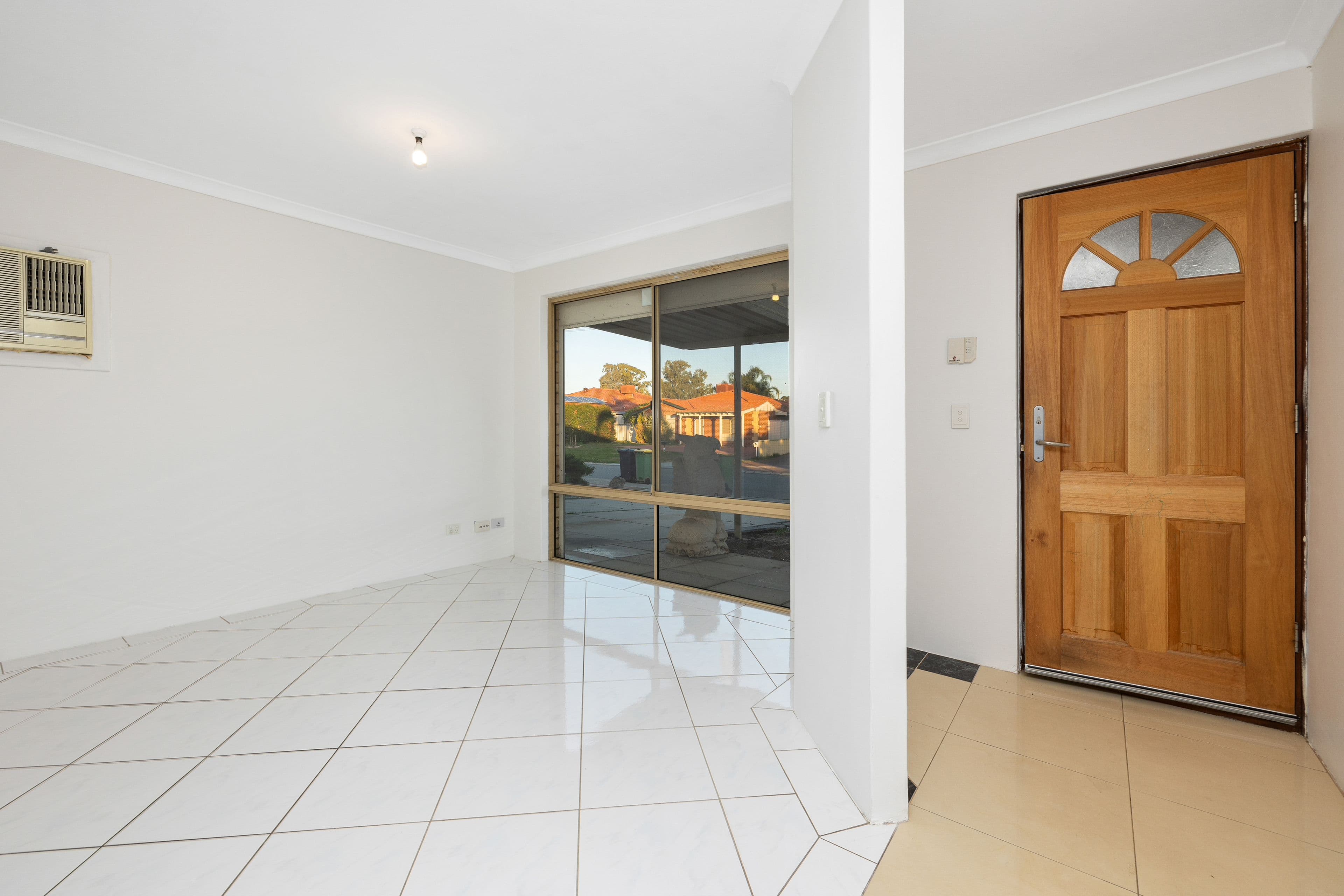 12 Wickling Drive, Beckenham WA 6107, Beckenham - Thumbnail 2