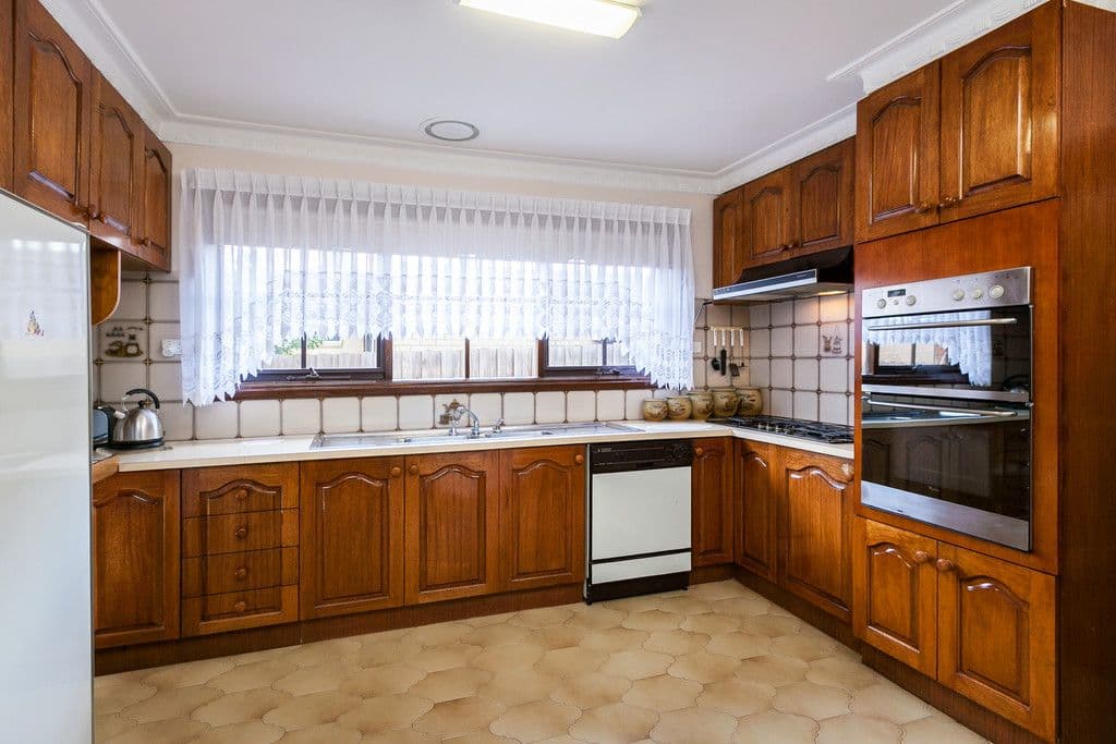22 Diplomat Drive, THOMASTOWN VIC 3074, Thomastown - Thumbnail 2