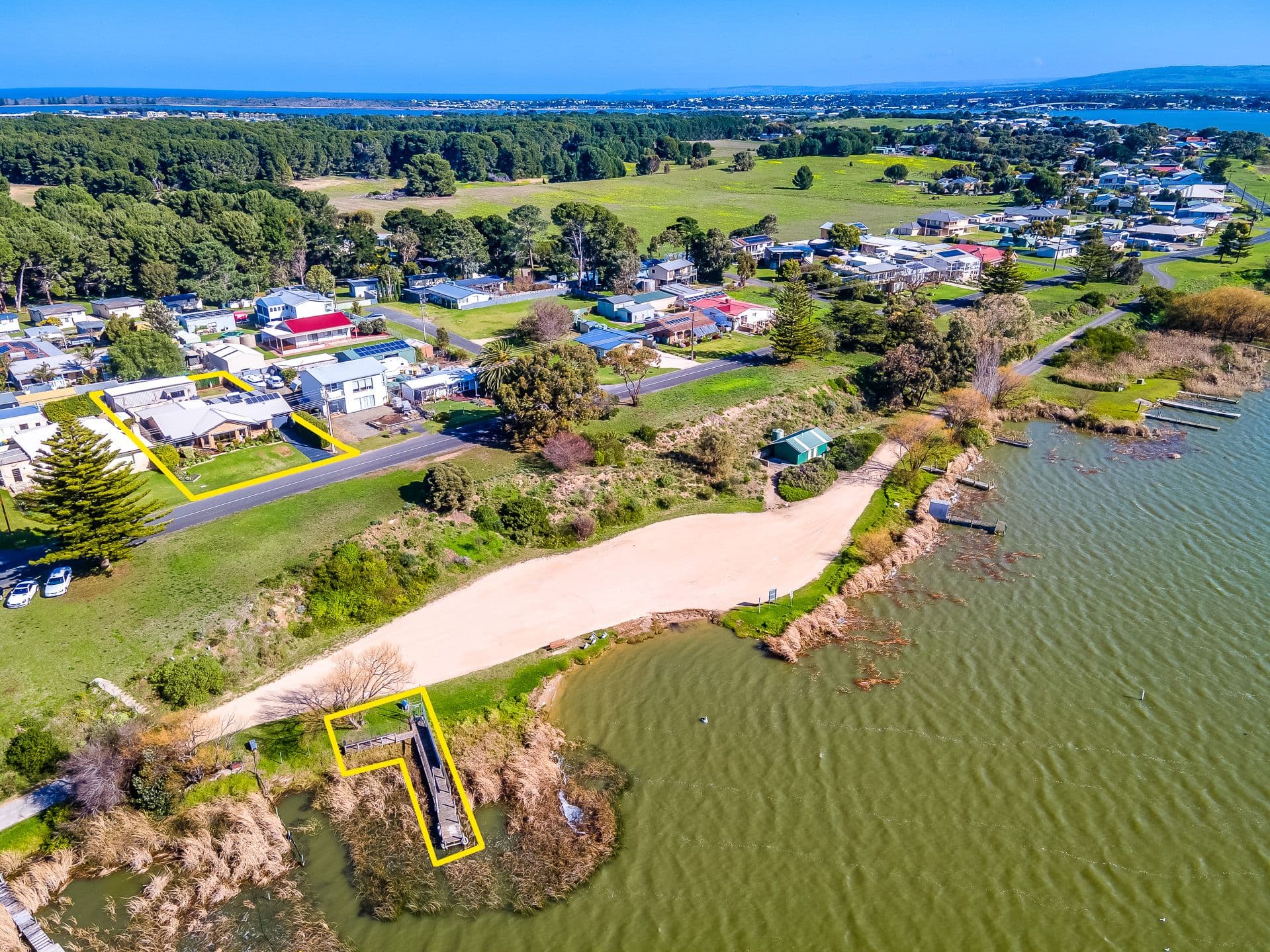 19 Captain Sturt Parade, Hindmarsh Island SA 5214, Hindmarsh Island - Image 1