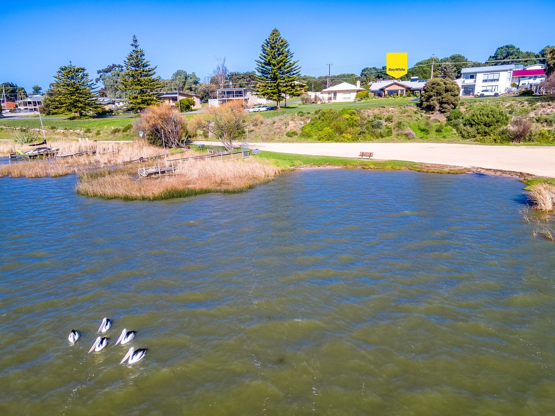 19 Captain Sturt Parade, Hindmarsh Island SA 5214, Hindmarsh Island - Thumbnail 5