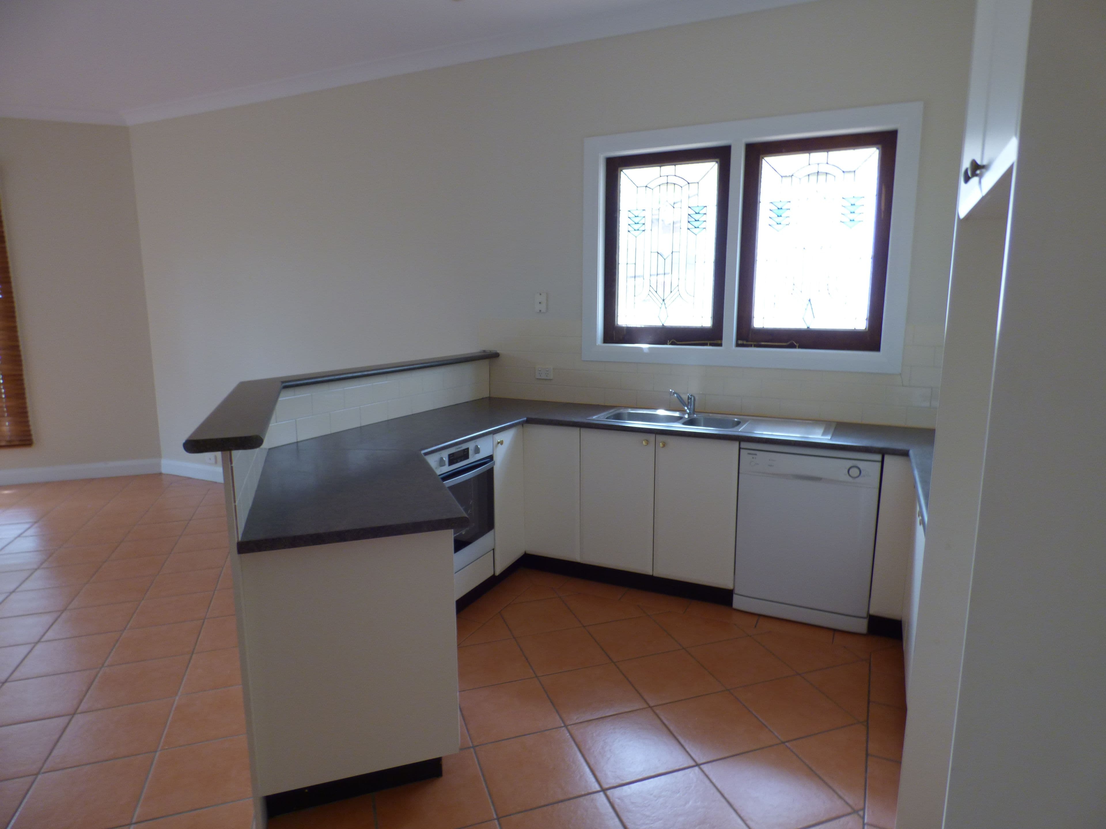 92-94 Cowper Street, Footscray - Thumbnail 2