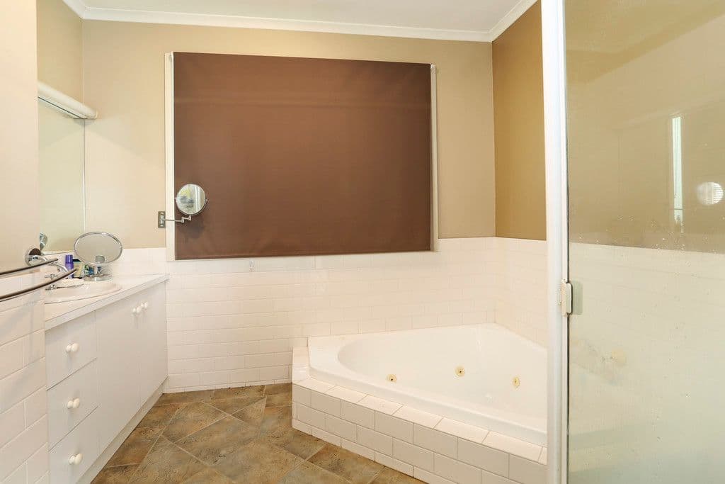 11 Iona Avenue, Belmont VIC 3216, Belmont - Thumbnail 6