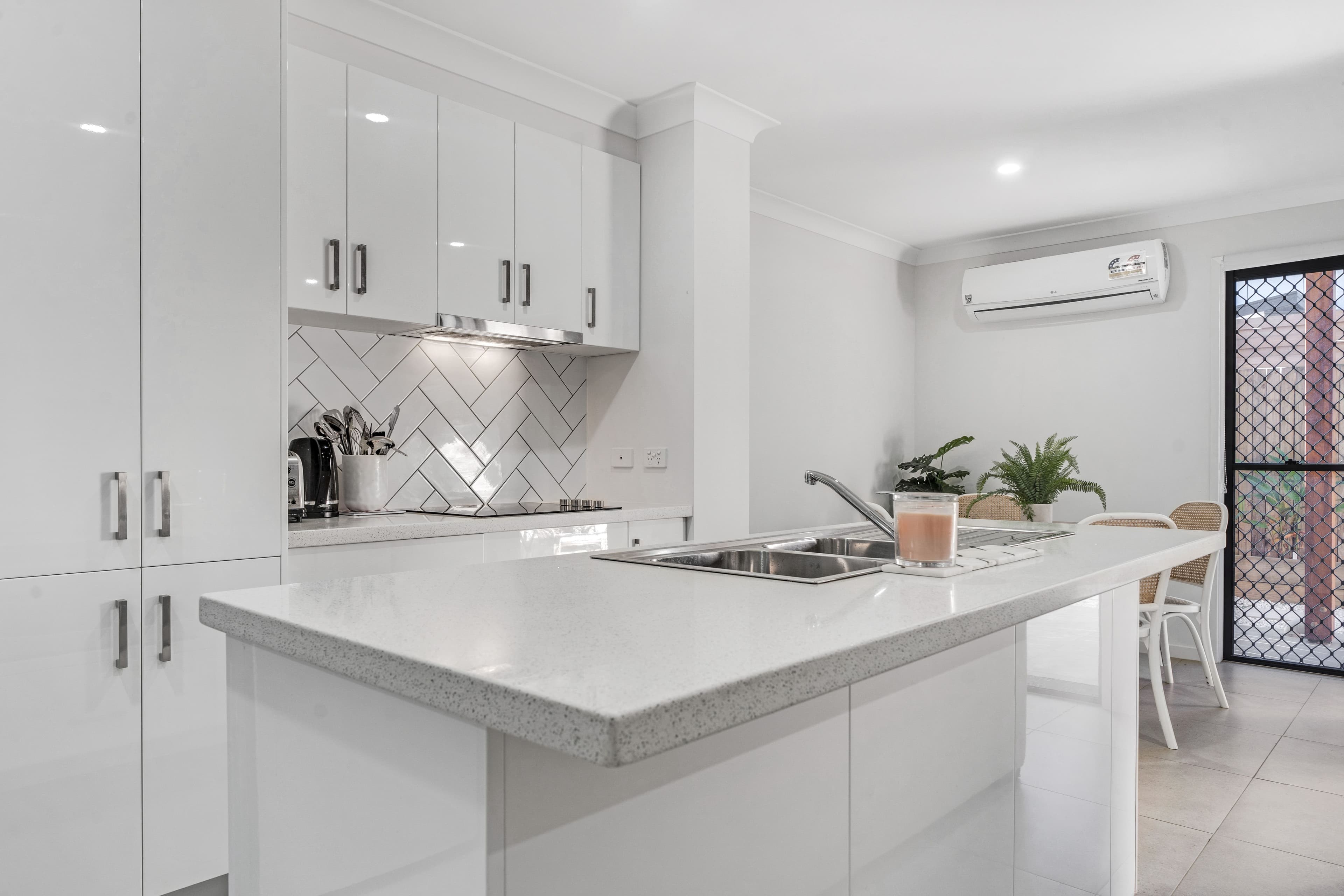 41-43 Solomon Avenue, Loganholme QLD 4129, Loganholme - Thumbnail 7