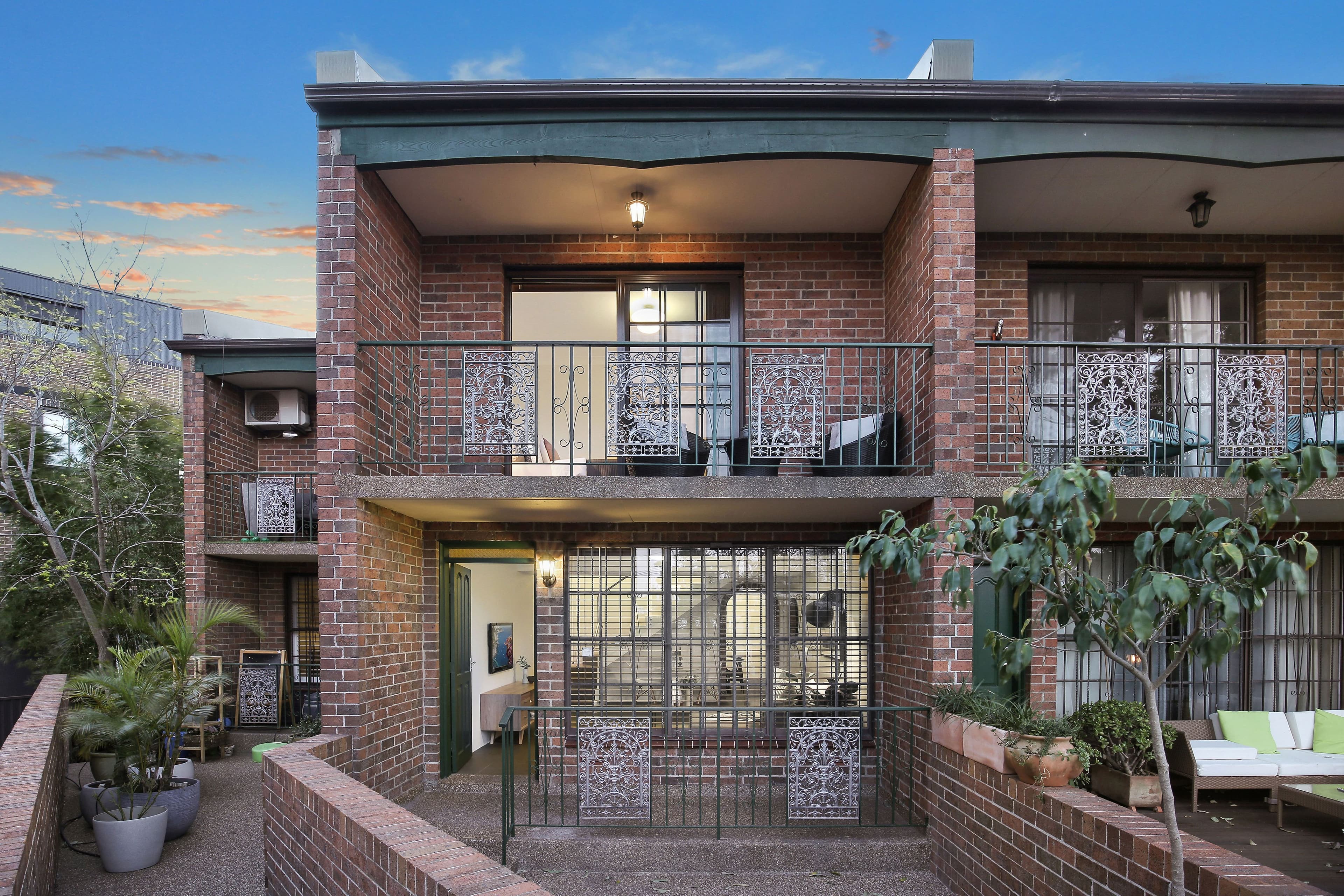 1 Iredale Street, Newtown - Thumbnail 2