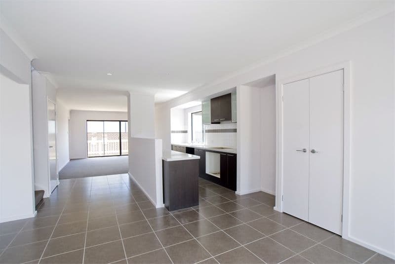 19  Tornaros Avenue, PENRITH, Penrith - Thumbnail 4