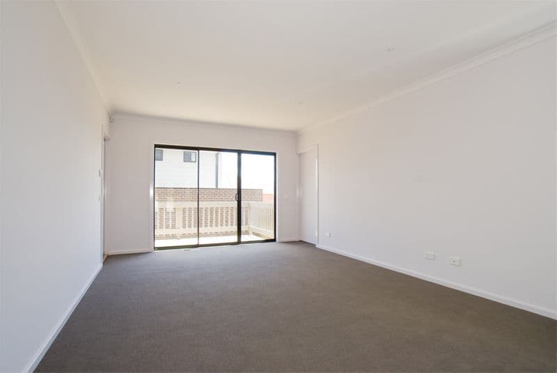 19  Tornaros Avenue, PENRITH, Penrith - Thumbnail 5