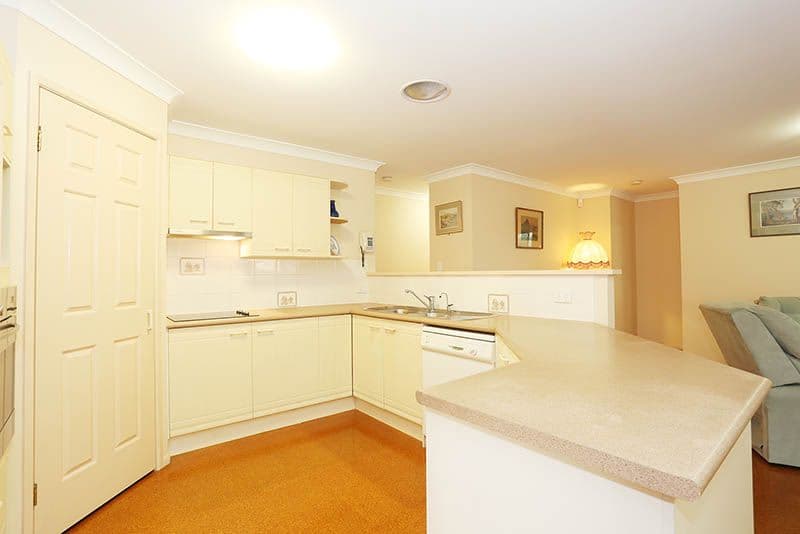 8 Lucinda Close, Sinnamon Park QLD 4073, Sinnamon Park - Thumbnail 2