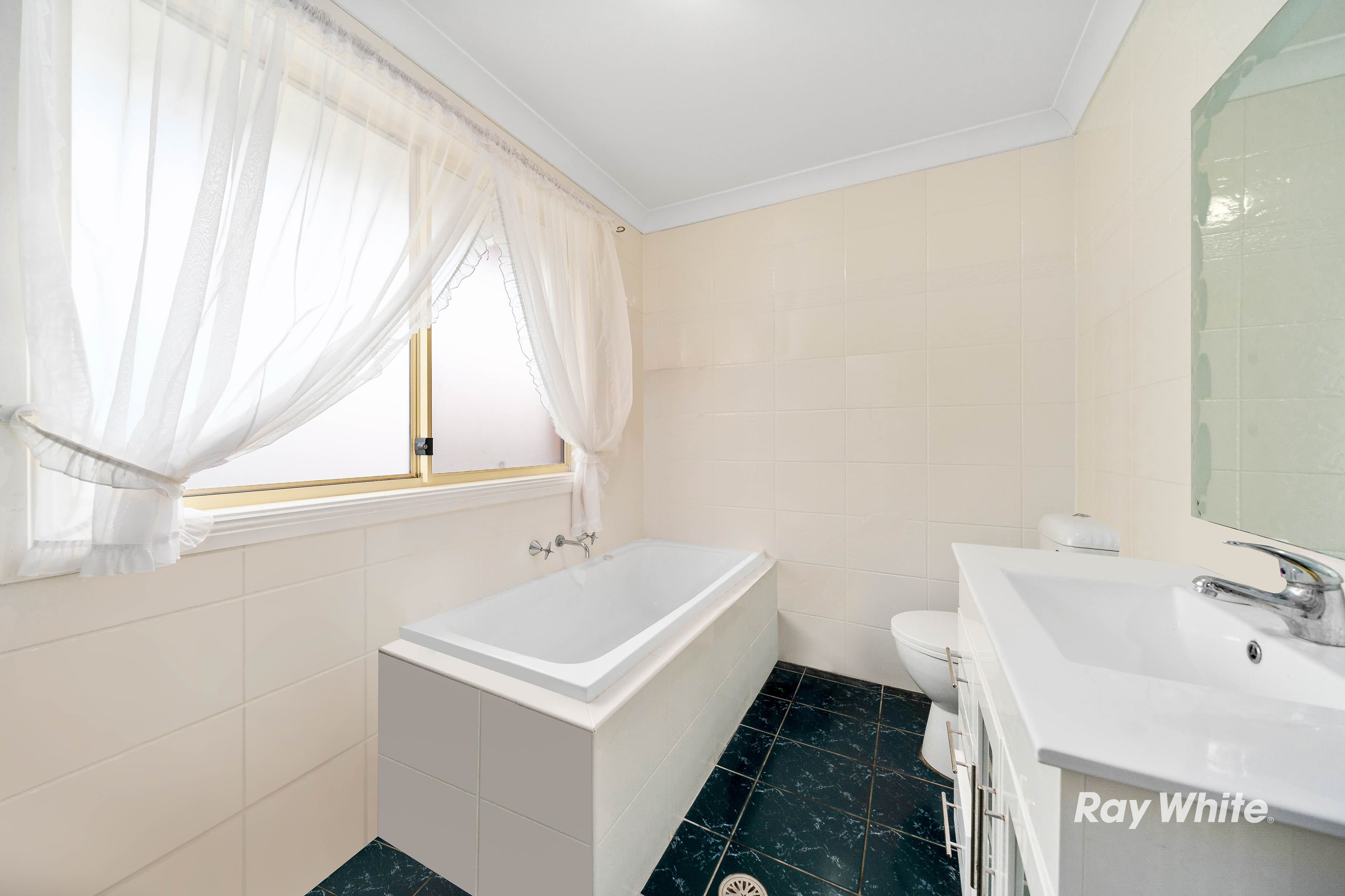 7 Sauvage Place, Doonside NSW 2767, Doonside - Thumbnail 4