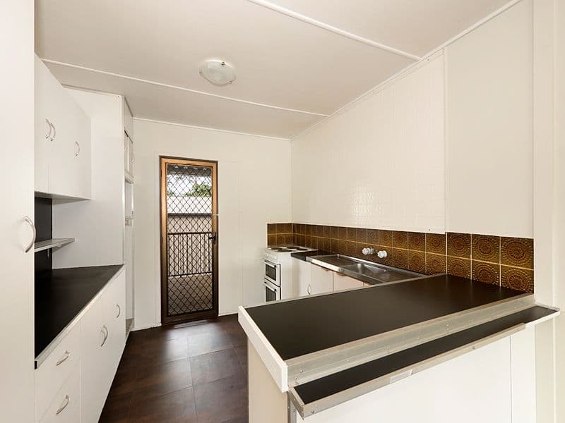 7 Yurugu Street, Woodridge QLD 4114, Woodridge - Thumbnail 2