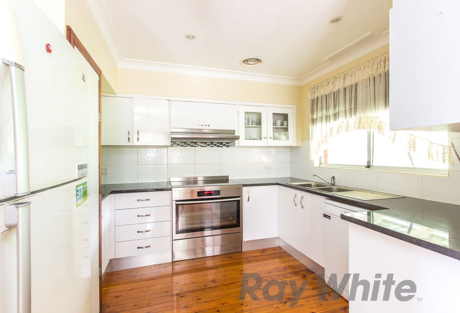 28 Leicester Avenue, Belmont North - Thumbnail 4