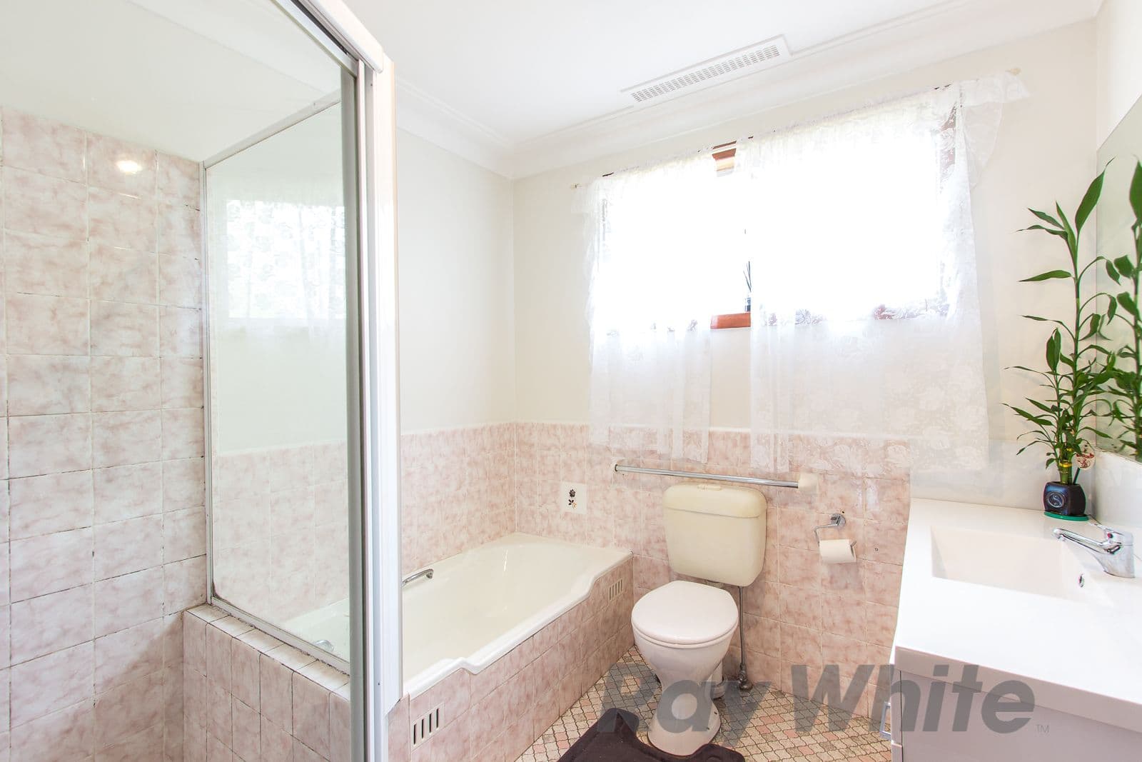 28 Leicester Avenue, Belmont North - Thumbnail 6